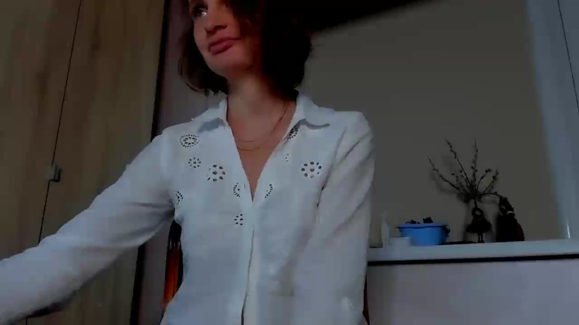 Gallery image thumbnail from Elenapre's myfreecams stream on, 03/16/2023, 08:03 image 6 of 20