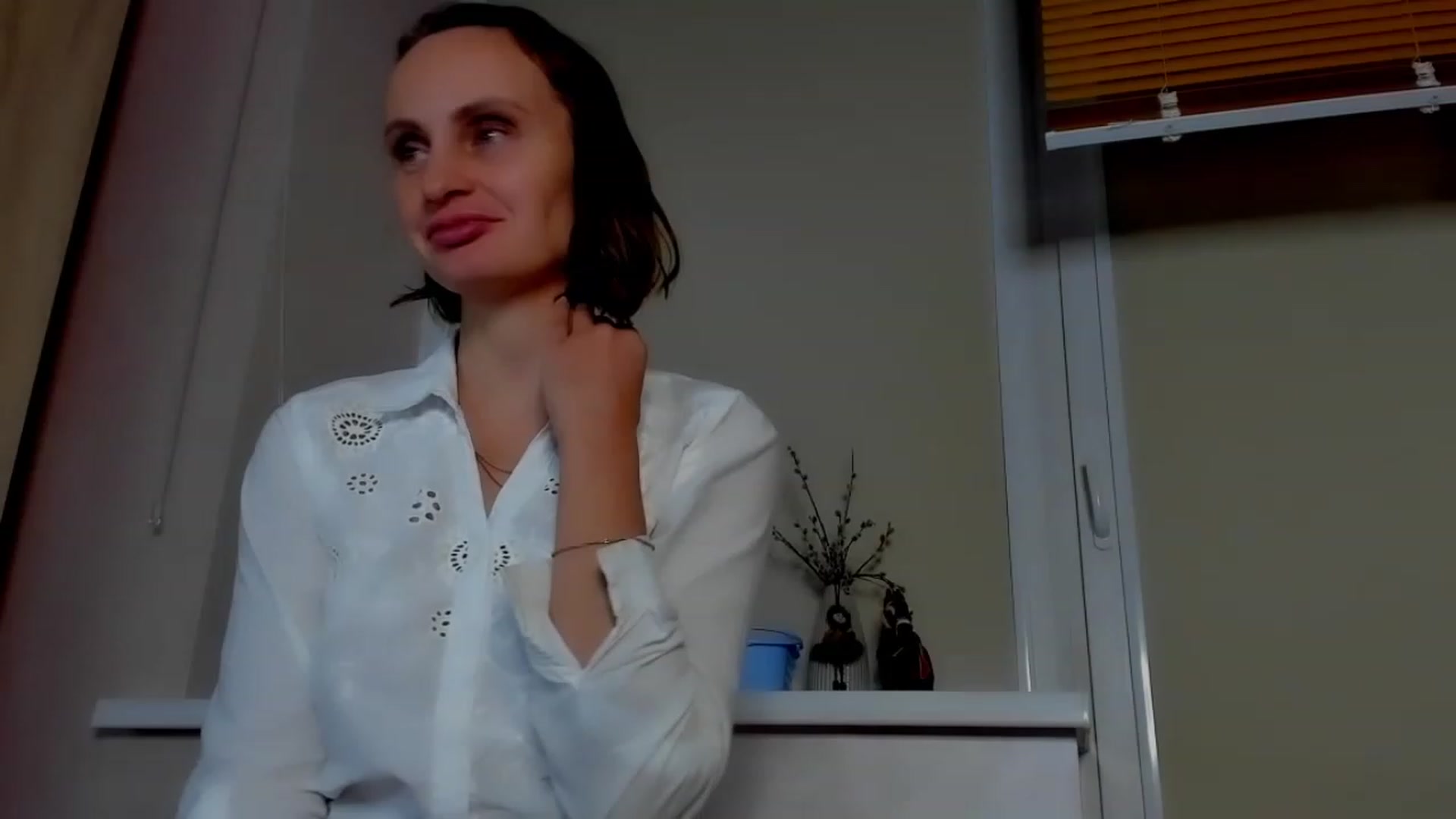 Gallery image thumbnail from Elenapre's myfreecams stream on, 03/27/2023, 07:04 image 1 of 20