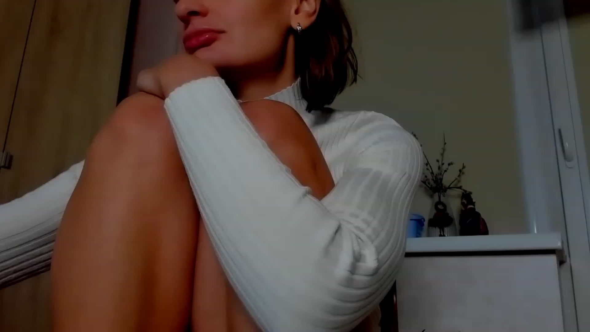 Gallery image thumbnail from Elenapre's myfreecams stream on, 03/28/2023, 10:54 image 14 of 20