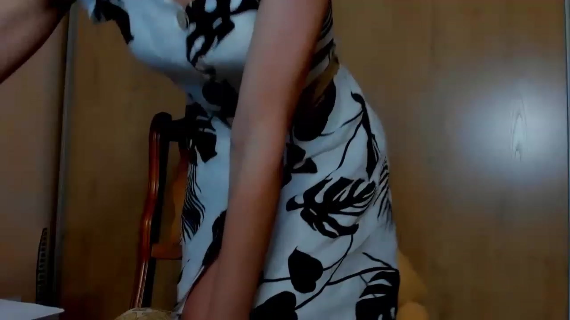Gallery image thumbnail from Elenapre's myfreecams stream on, 04/06/2023, 10:20 image 10 of 20