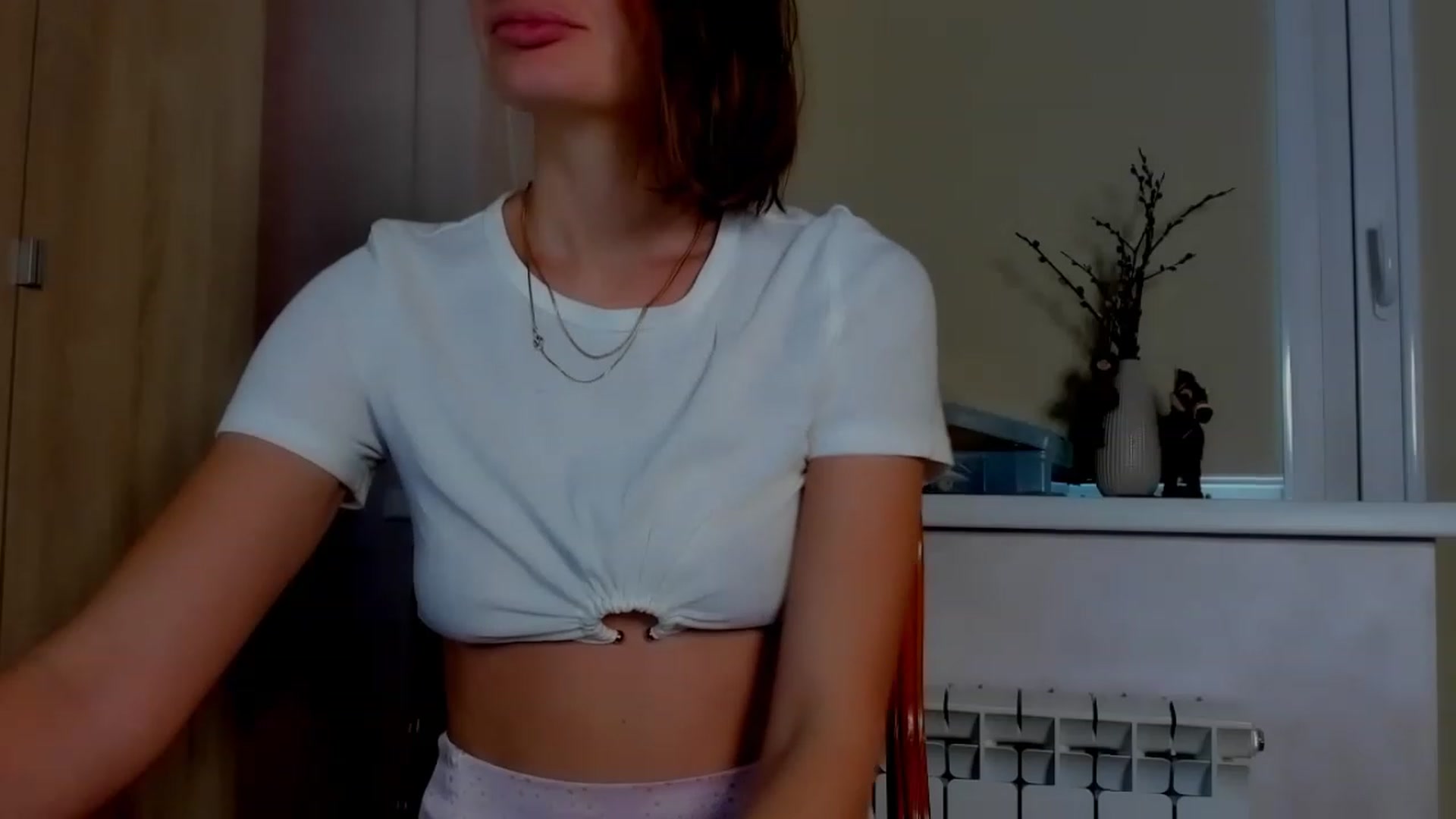 Gallery image thumbnail from Elenapre's myfreecams stream on, 04/10/2023, 07:00 image 6 of 20