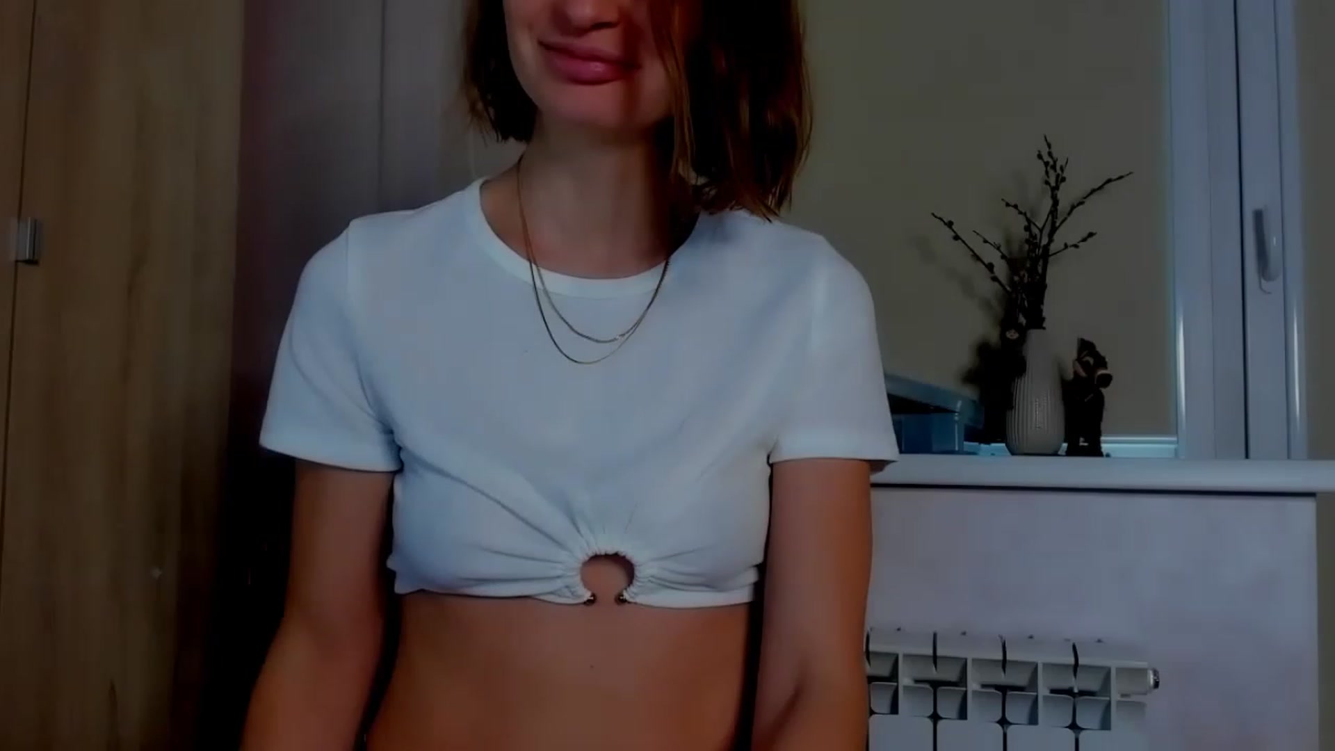 Gallery image thumbnail from Elenapre's myfreecams stream on, 04/10/2023, 07:00 image 12 of 20