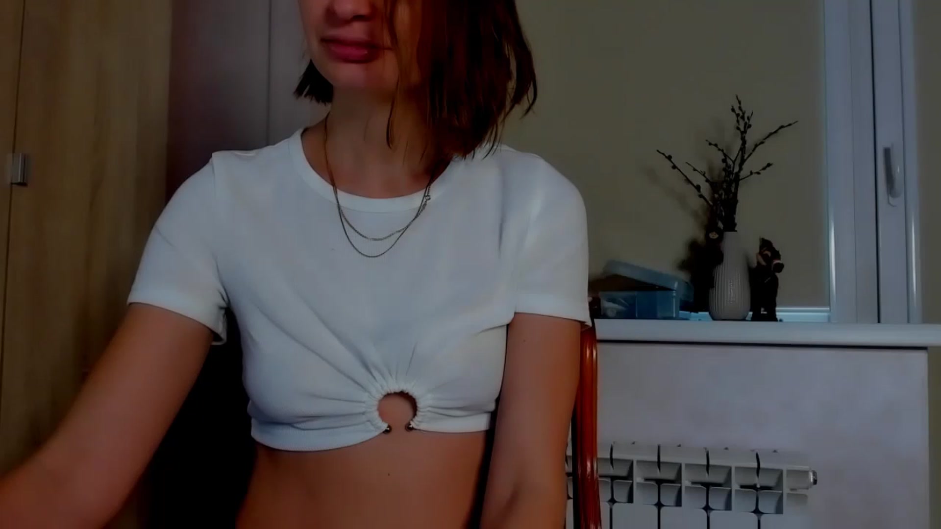 Gallery image thumbnail from Elenapre's myfreecams stream on, 04/10/2023, 07:00 image 18 of 20