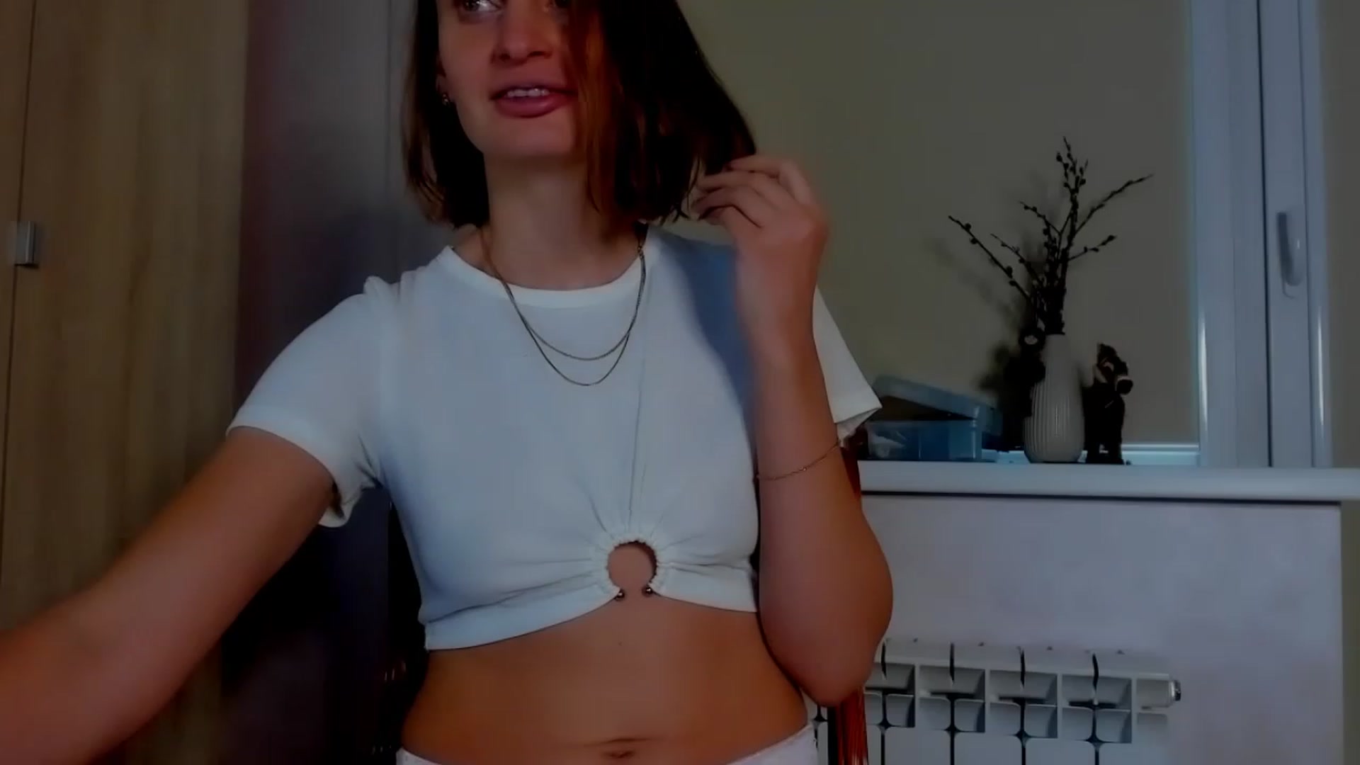 Gallery image thumbnail from Elenapre's myfreecams stream on, 04/10/2023, 07:00 image 13 of 20