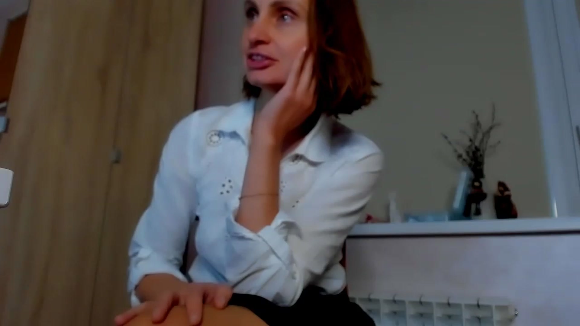 Gallery image thumbnail from Elenapre's myfreecams stream on, 04/14/2023, 06:50 image 3 of 20