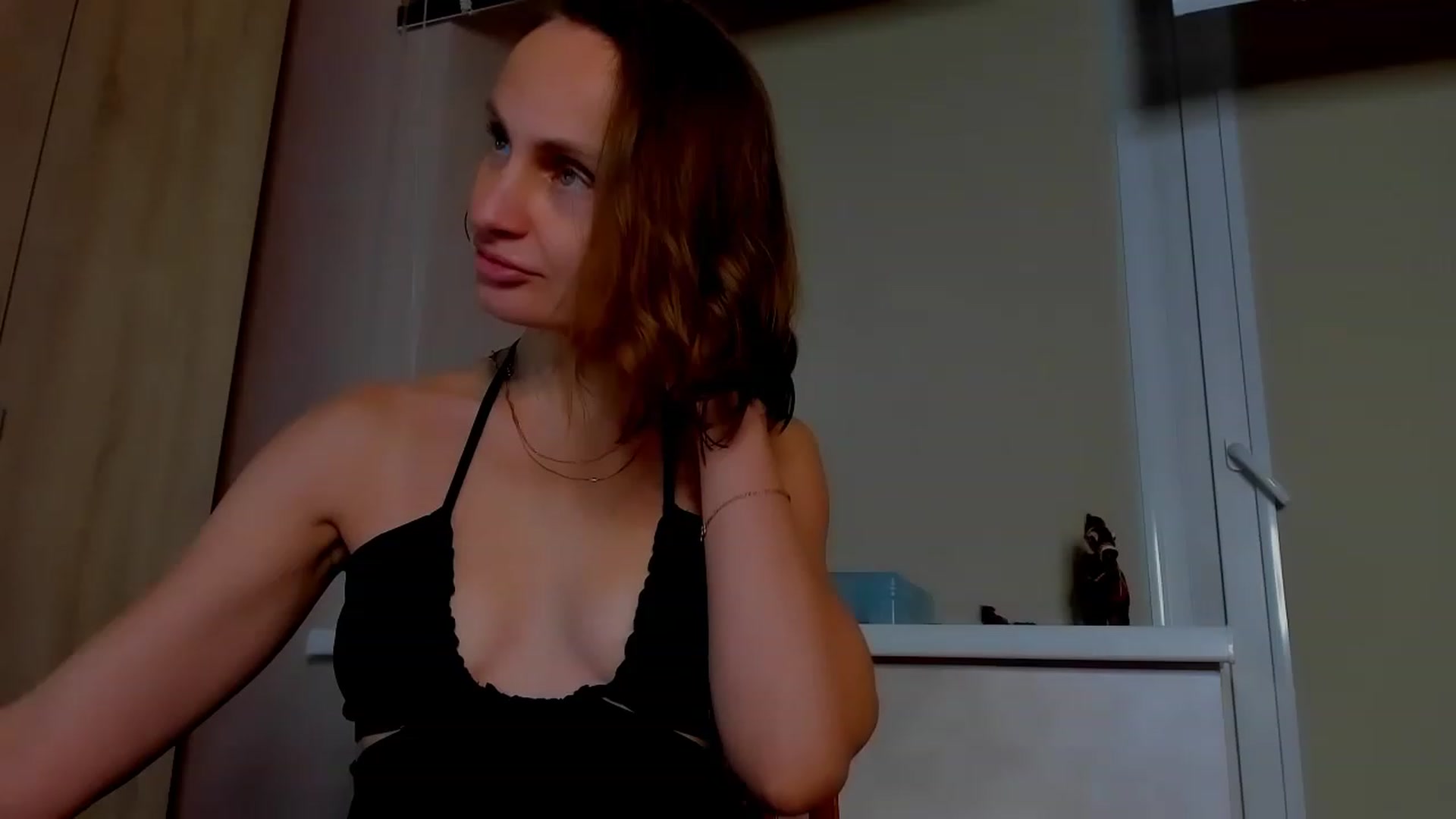 Gallery image thumbnail from Elenapre's myfreecams stream on, 04/19/2023, 07:36 image 1 of 20