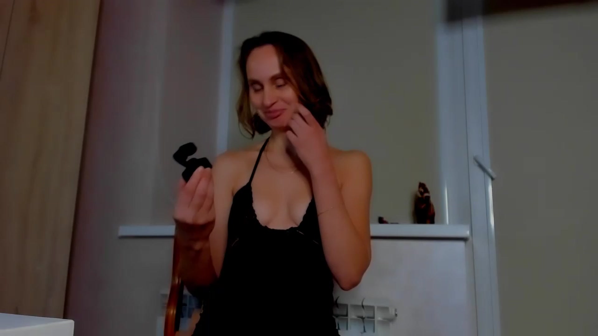 Gallery image thumbnail from Elenapre's myfreecams stream on, 04/19/2023, 07:36 image 6 of 20