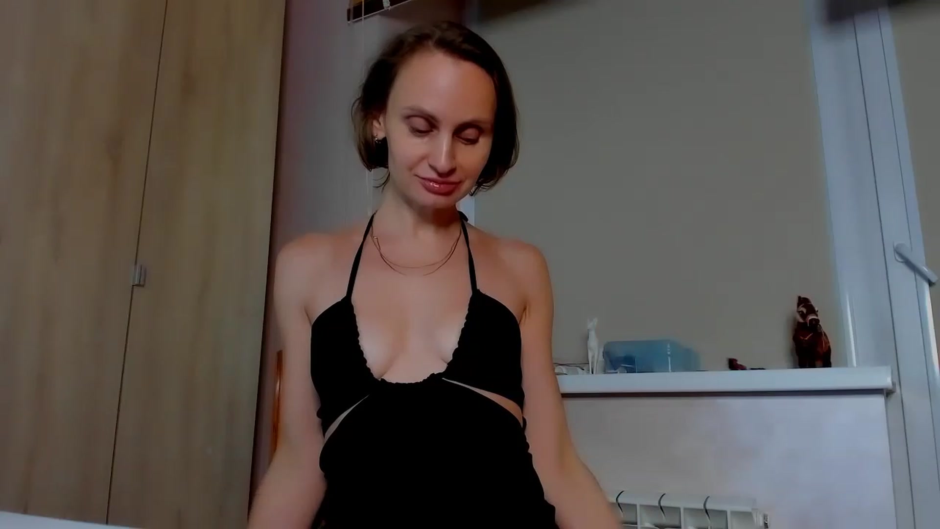 Gallery image thumbnail from Elenapre's myfreecams stream on, 04/19/2023, 08:56 image 6 of 20