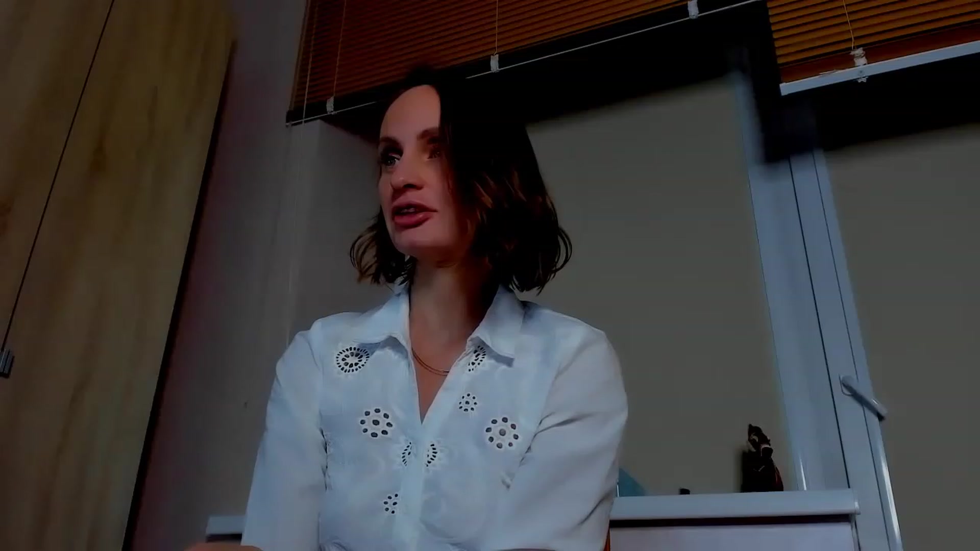 Gallery image thumbnail from Elenapre's myfreecams stream on, 04/19/2023, 10:17 image 7 of 20