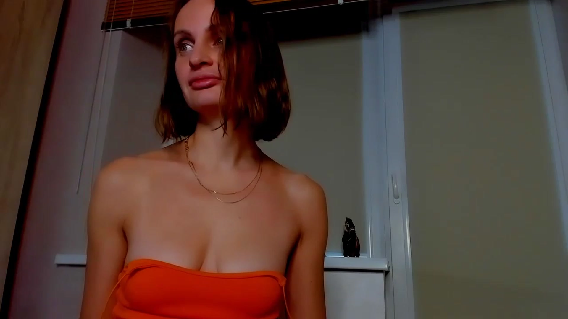 Gallery image thumbnail from Elenapre's myfreecams stream on, 04/21/2023, 08:17 image 6 of 20