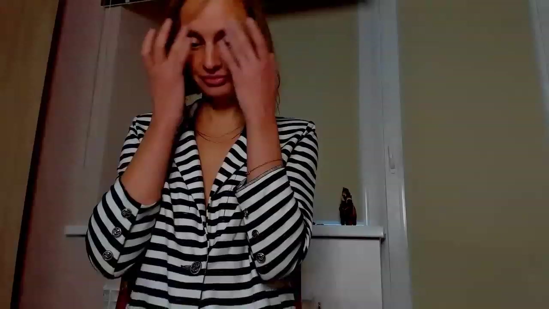 Gallery image thumbnail from Elenapre's myfreecams stream on, 04/21/2023, 08:17 image 13 of 20