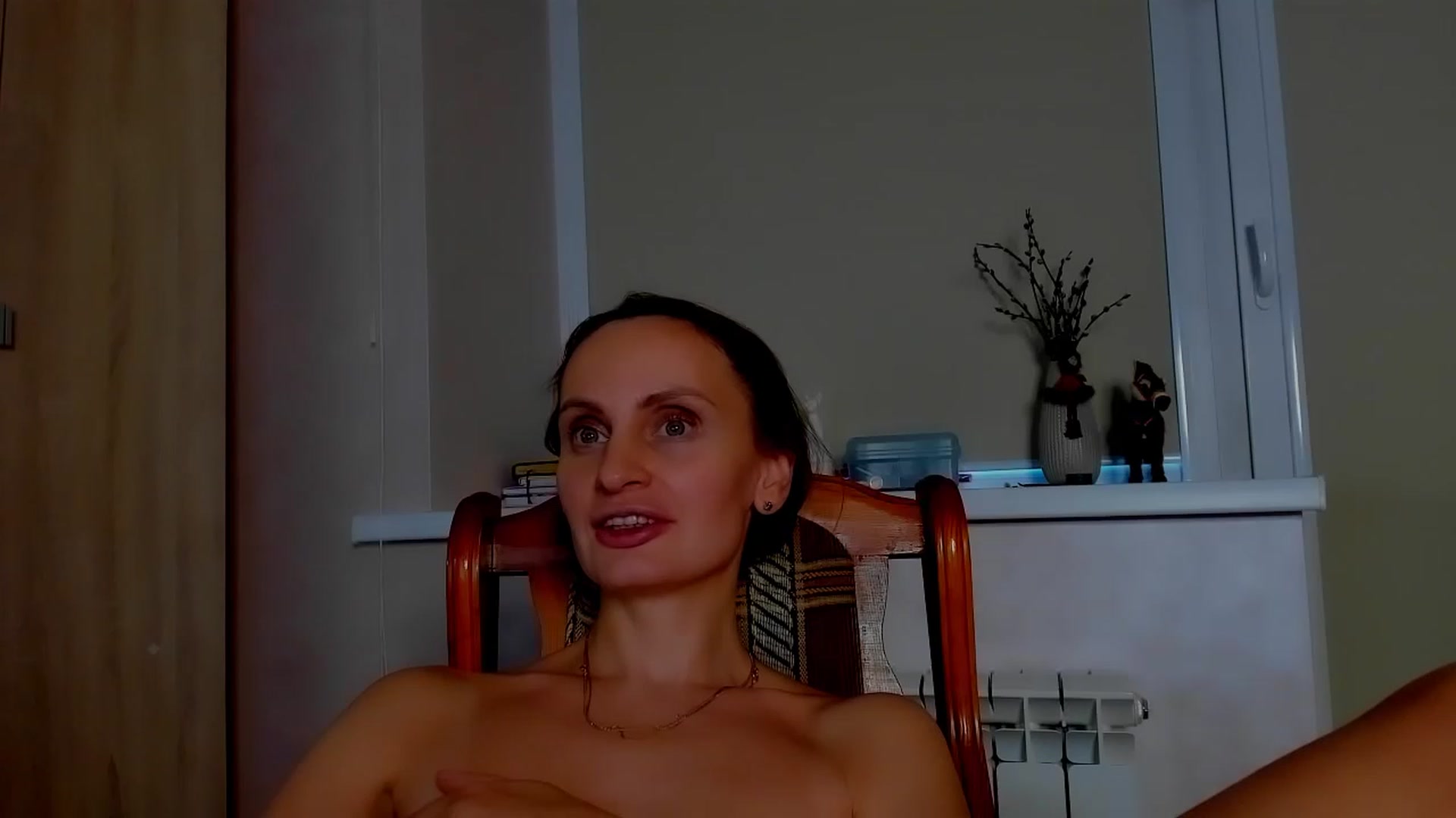 Gallery image thumbnail from Elenapre's myfreecams stream on, 04/22/2023, 10:35 image 17 of 20