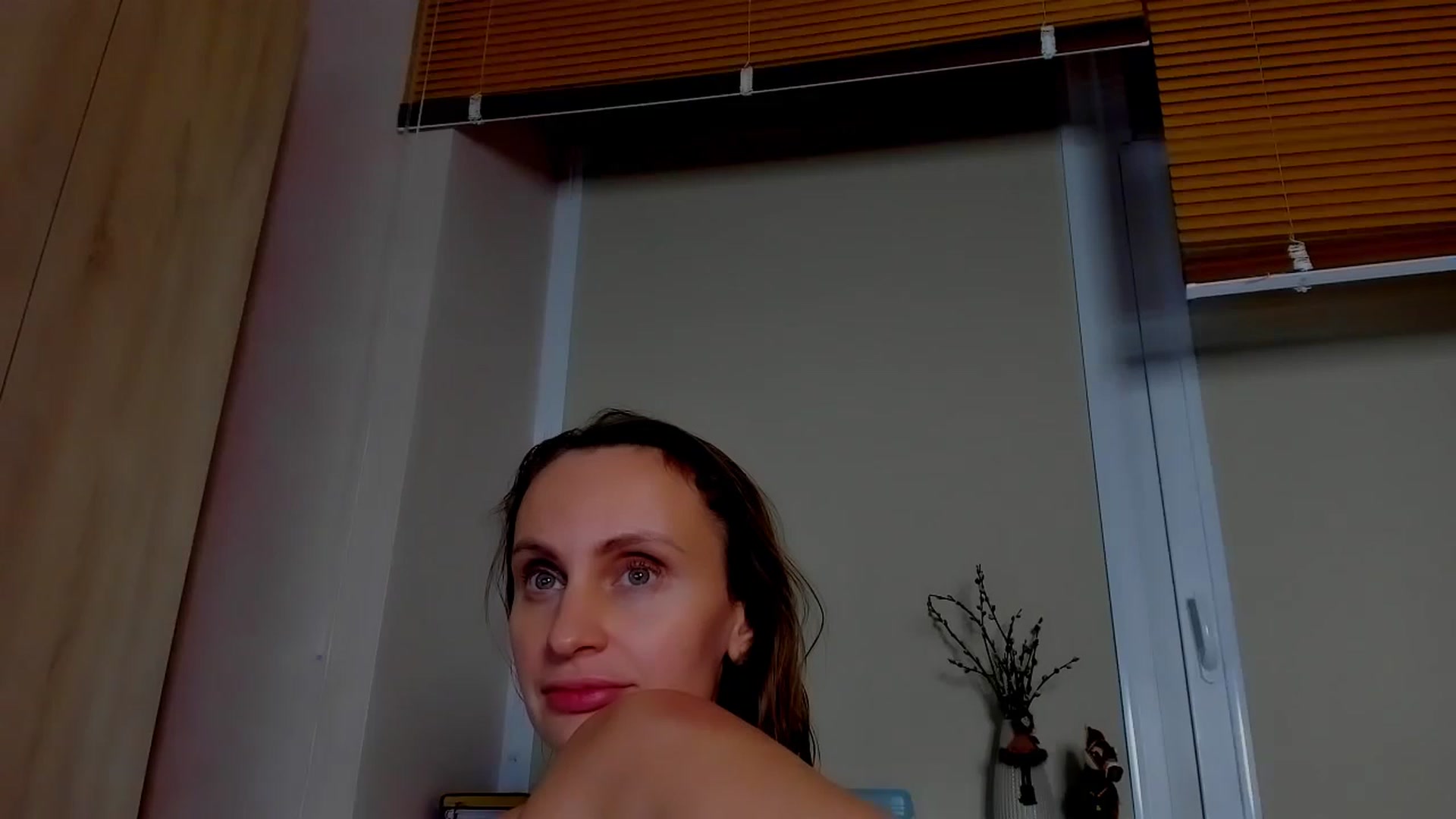 Gallery image thumbnail from Elenapre's myfreecams stream on, 04/22/2023, 10:35 image 16 of 20