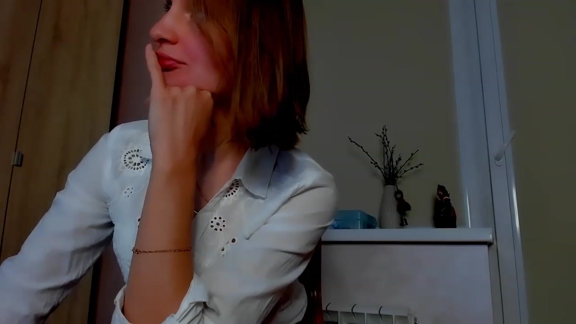 Gallery image thumbnail from Elenapre's myfreecams stream on, 04/27/2023, 06:05 image 16 of 20