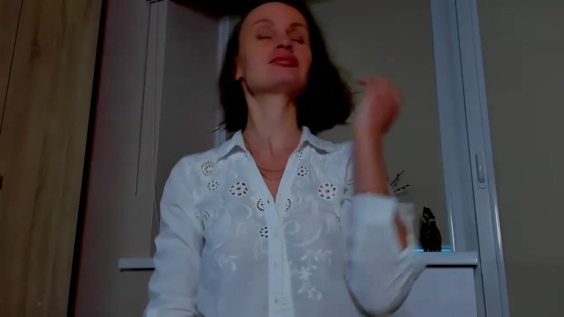 Gallery image thumbnail from Elenapre's myfreecams stream on, 04/29/2023, 08:38 image 11 of 20