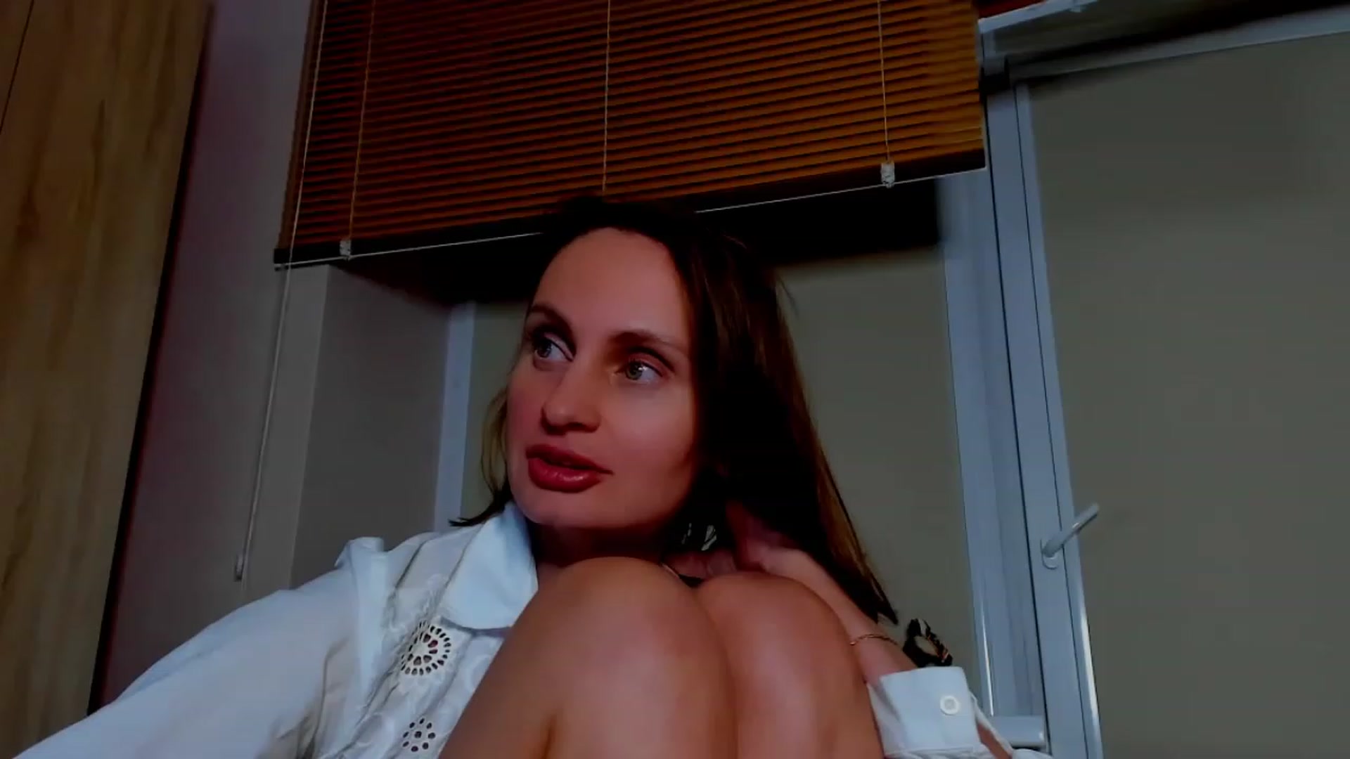 Gallery image thumbnail from Elenapre's myfreecams stream on, 05/05/2023, 10:05 image 18 of 20