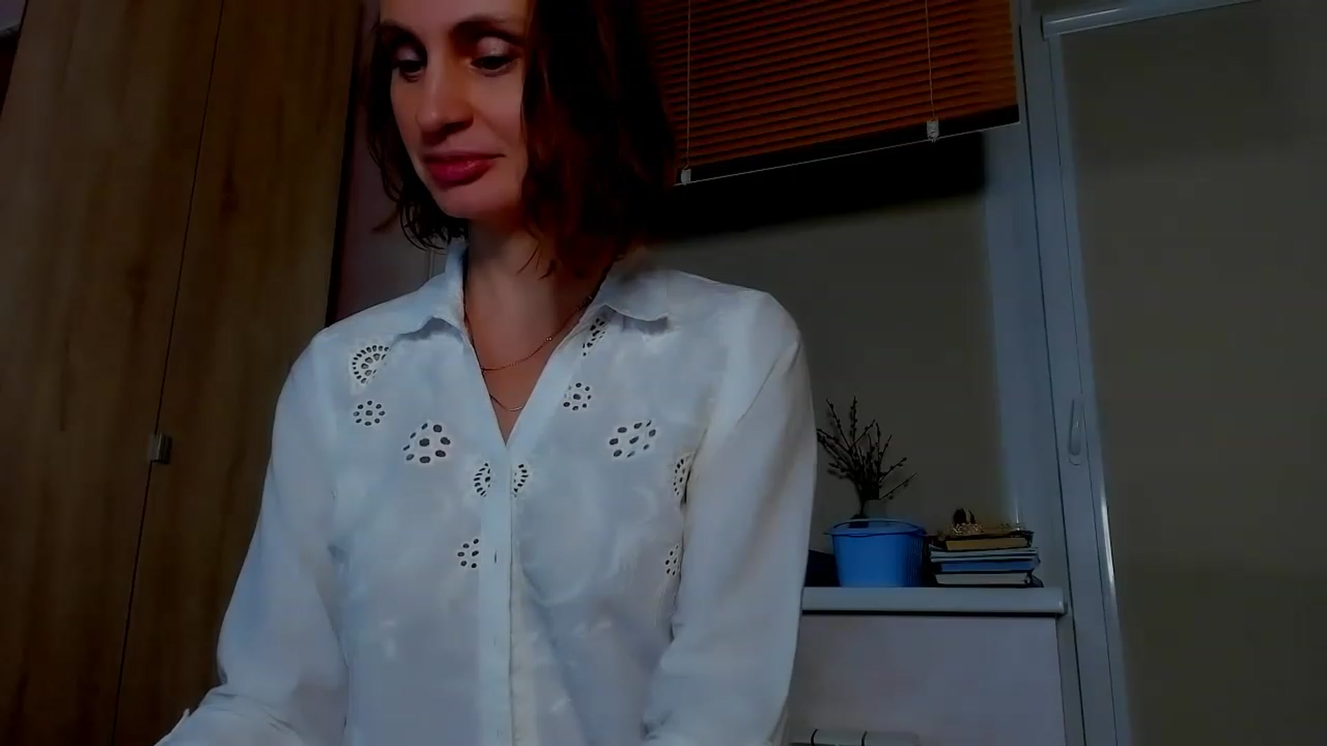 Gallery image thumbnail from Elenapre's myfreecams stream on, 05/06/2023, 07:17 image 9 of 20