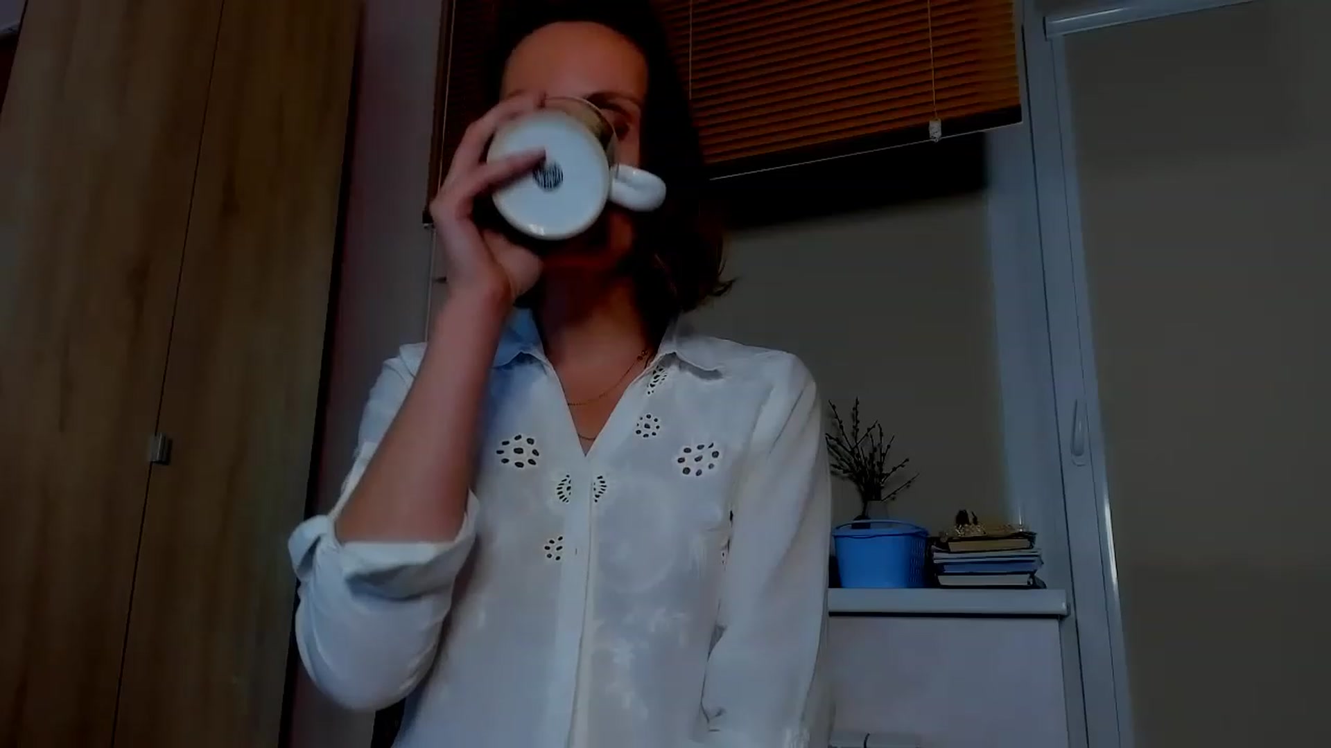Gallery image thumbnail from Elenapre's myfreecams stream on, 05/06/2023, 07:17 image 10 of 20