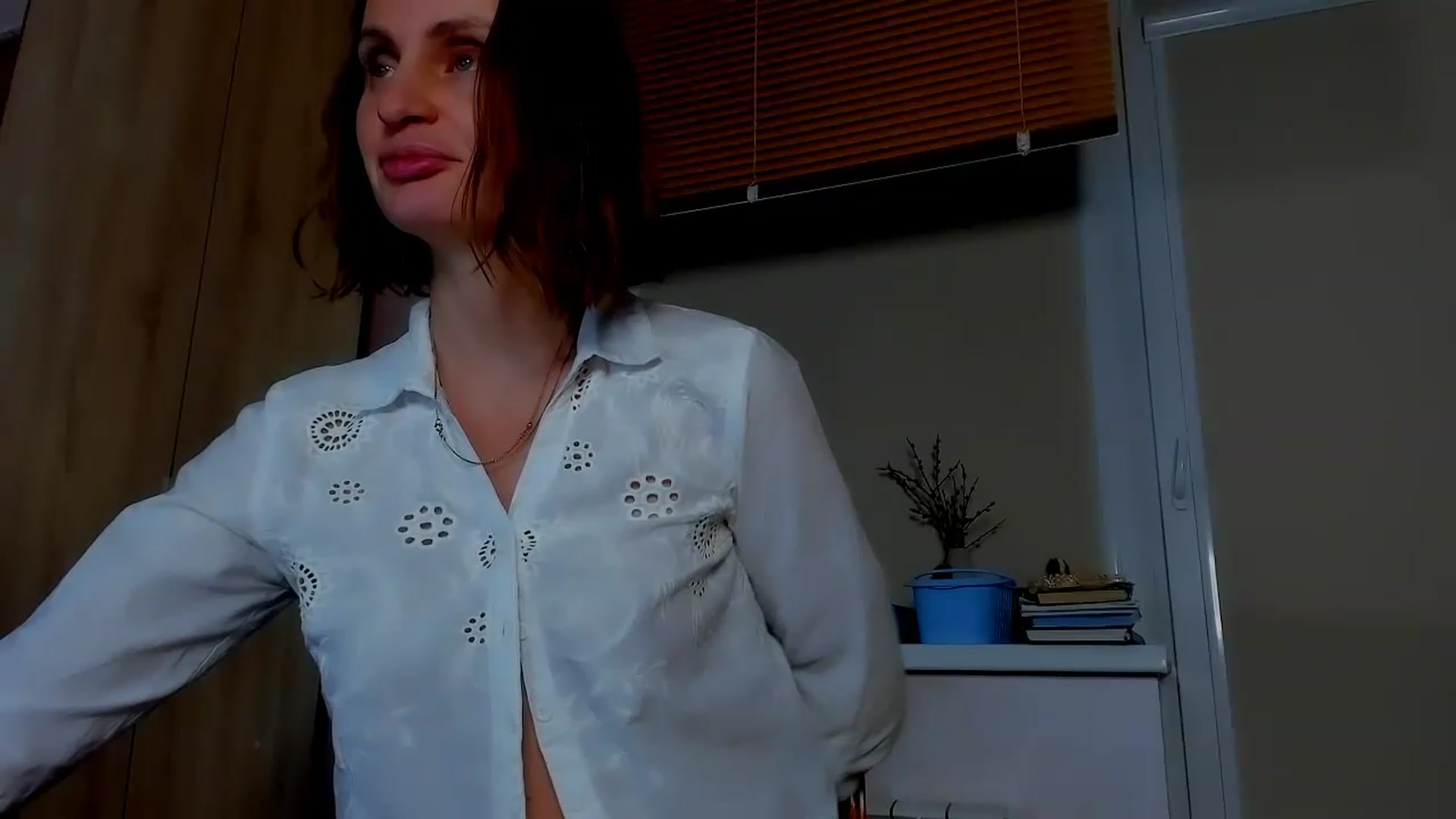Gallery image thumbnail from Elenapre's myfreecams stream on, 05/06/2023, 07:17 image 16 of 20