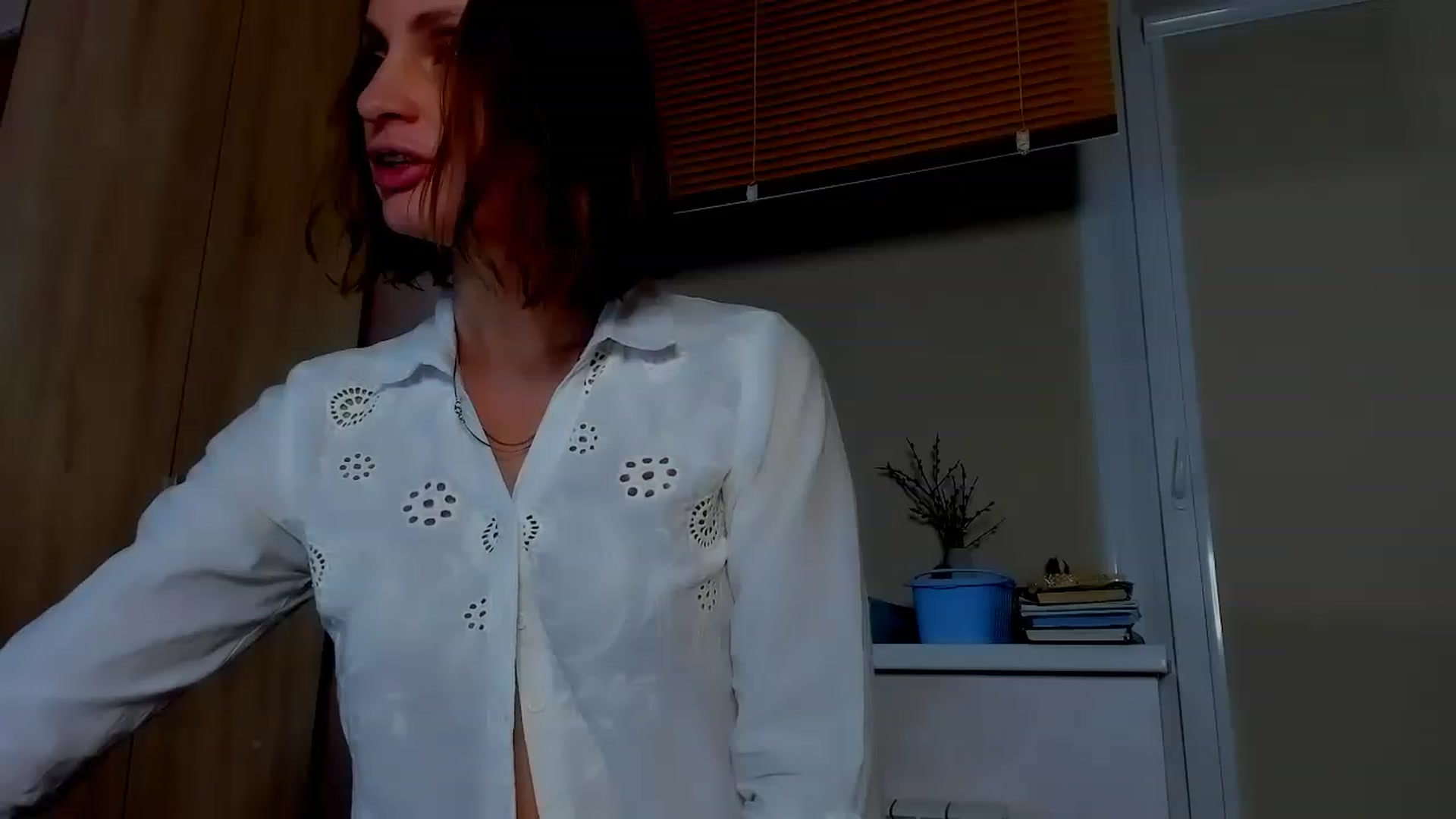 Gallery image thumbnail from Elenapre's myfreecams stream on, 05/06/2023, 07:17 image 19 of 20
