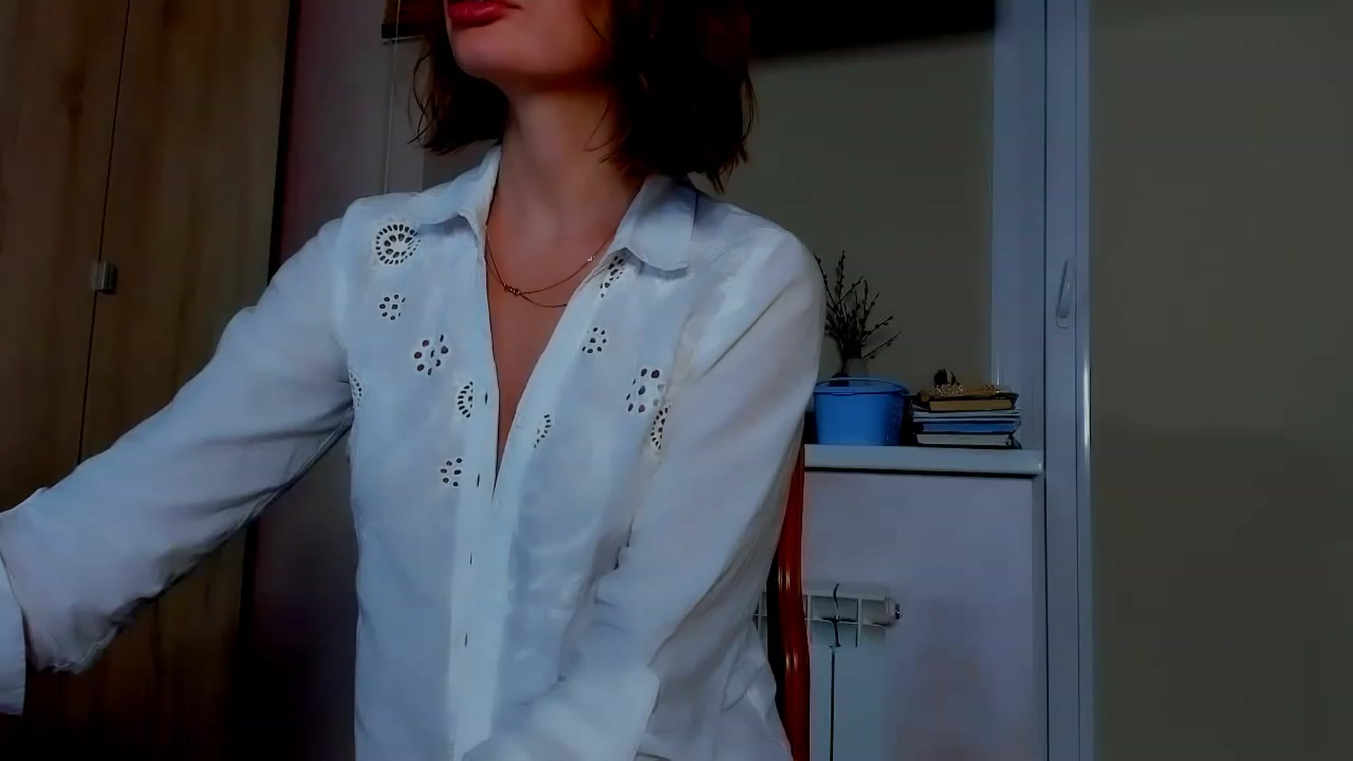 Gallery image thumbnail from Elenapre's myfreecams stream on, 05/06/2023, 10:30 image 16 of 20