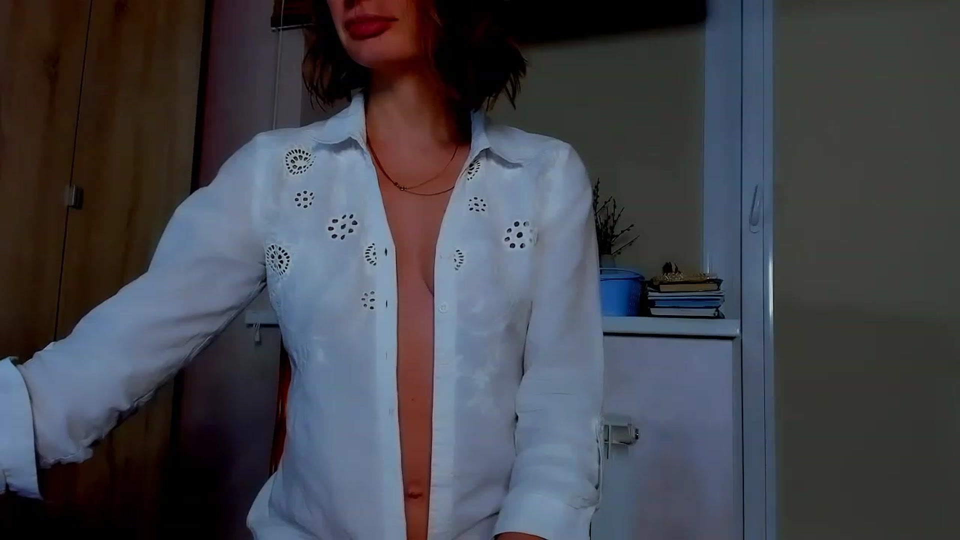 Gallery image thumbnail from Elenapre's myfreecams stream on, 05/06/2023, 10:30 image 9 of 20