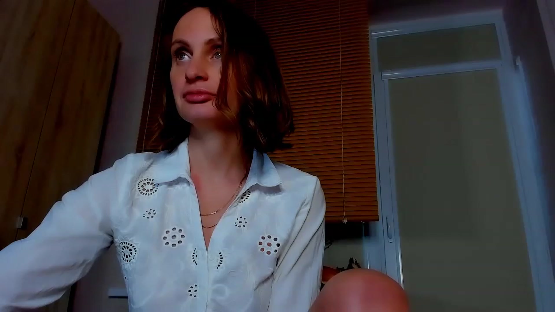 Gallery image thumbnail from Elenapre's myfreecams stream on, 05/12/2023, 07:49 image 19 of 20