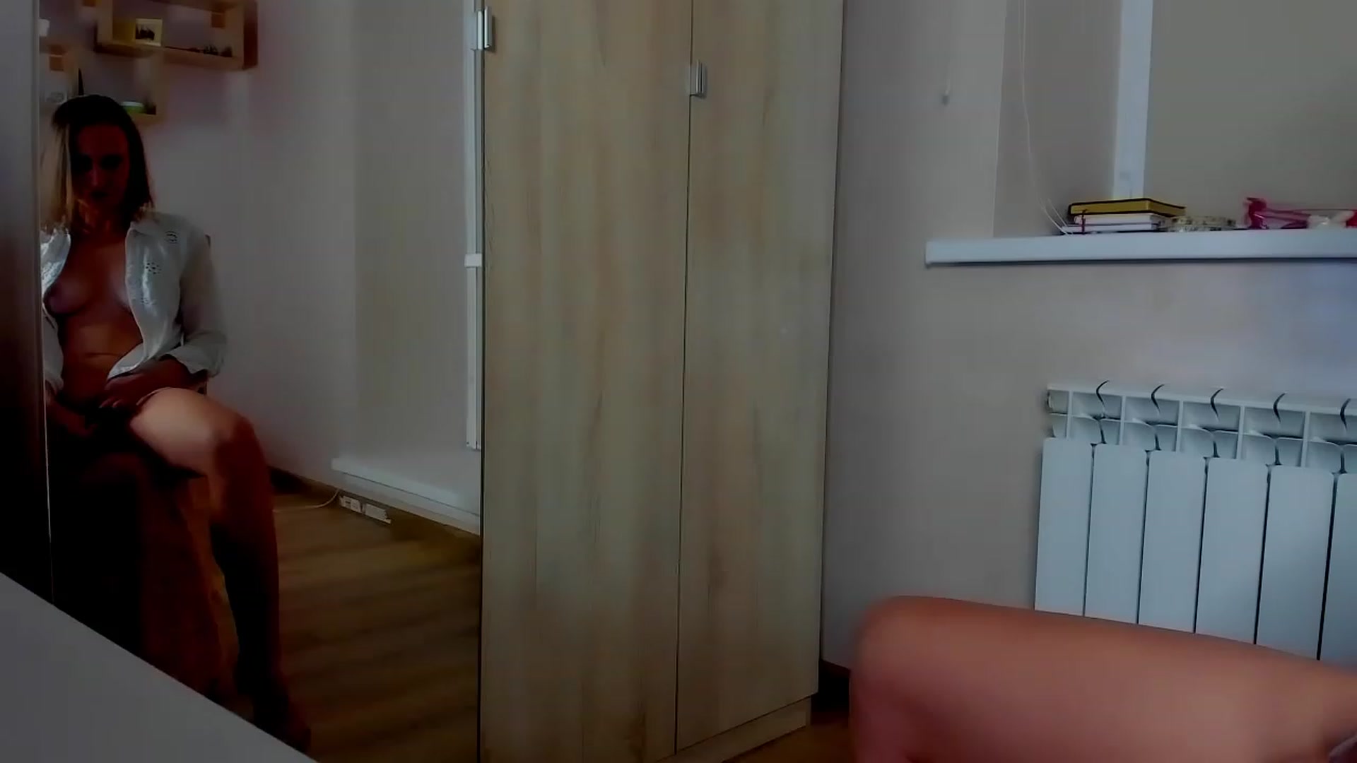 Gallery image thumbnail from Elenapre's myfreecams stream on, 05/13/2023, 10:43 image 10 of 20