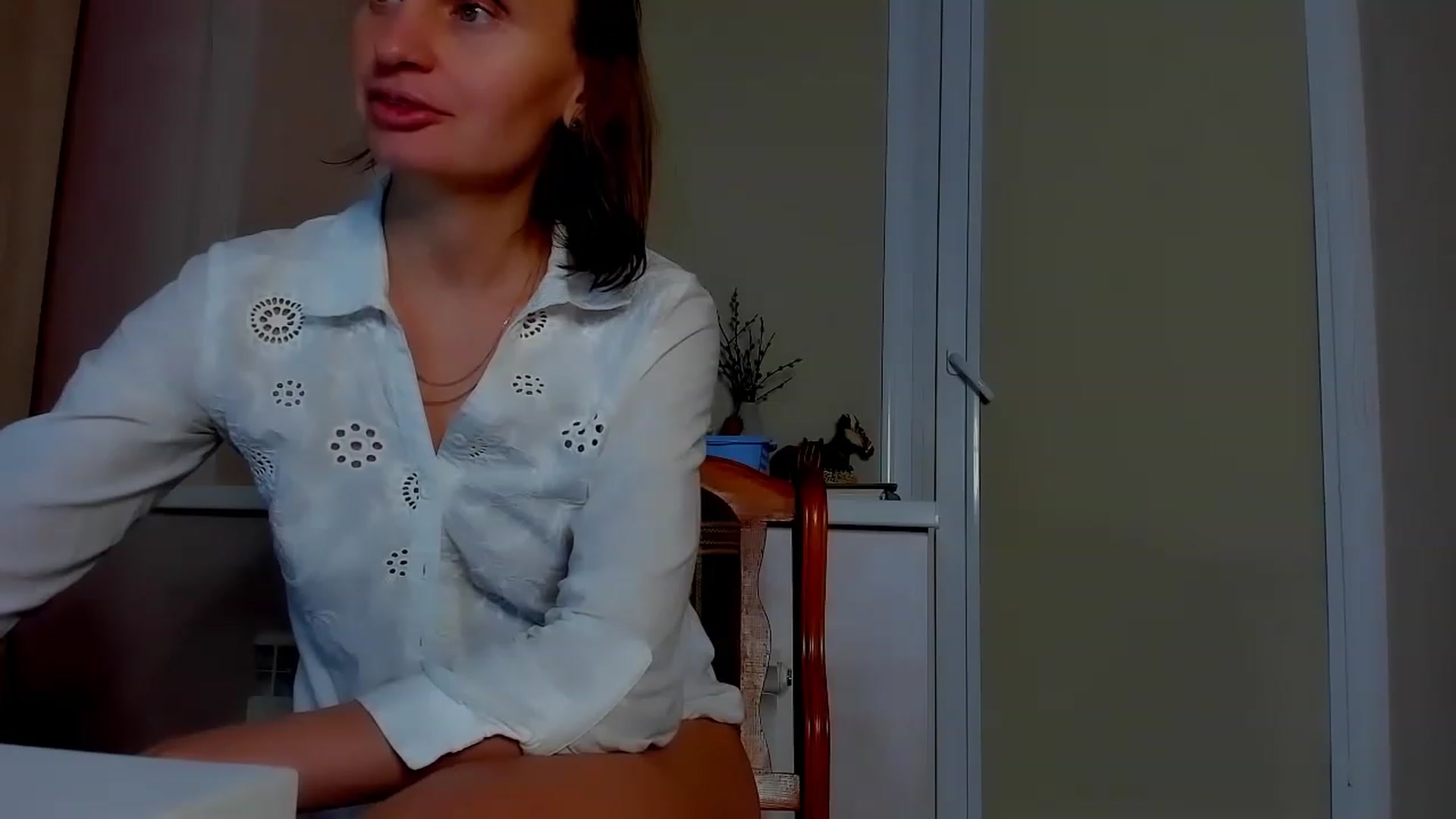 Gallery image thumbnail from Elenapre's myfreecams stream on, 05/18/2023, 06:10 image 10 of 20