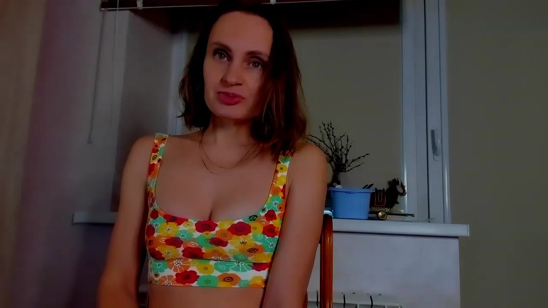 Gallery image thumbnail from Elenapre's myfreecams stream on, 05/27/2023, 07:21 image 16 of 20