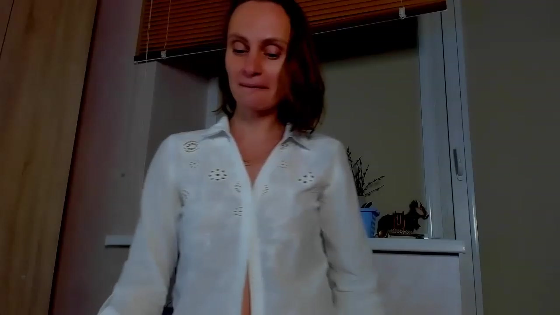 Gallery image thumbnail from Elenapre's myfreecams stream on, 05/27/2023, 08:19 image 15 of 20