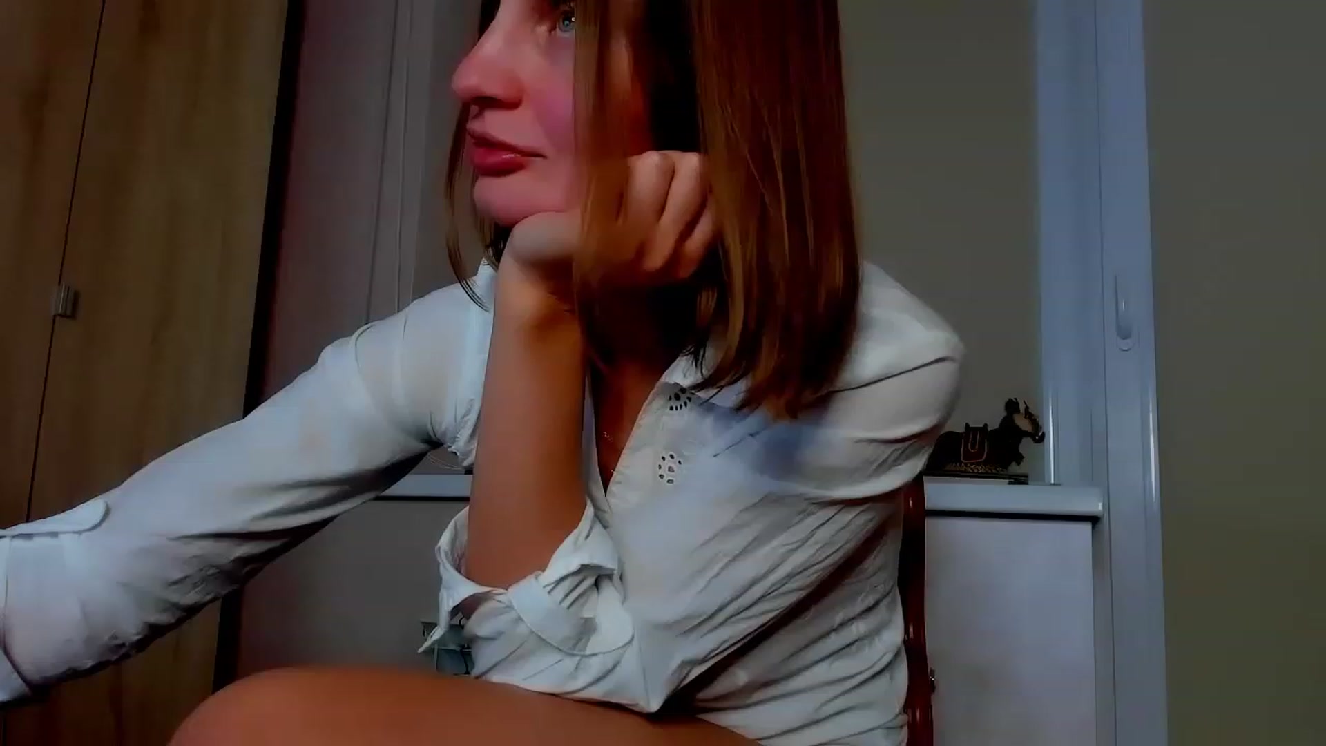Gallery image thumbnail from Elenapre's myfreecams stream on, 05/30/2023, 09:01 image 17 of 20