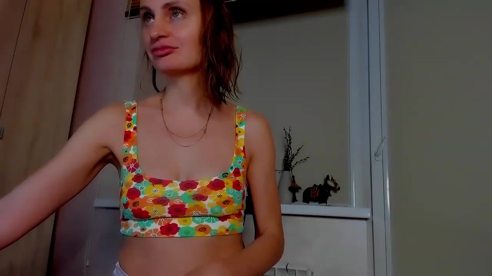 Gallery image thumbnail from Elenapre's myfreecams stream on, 06/17/2023, 08:37 image 3 of 20