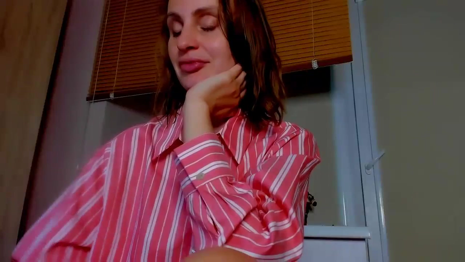 Gallery image thumbnail from Elenapre's myfreecams stream on, 07/06/2023, 07:06 image 1 of 20