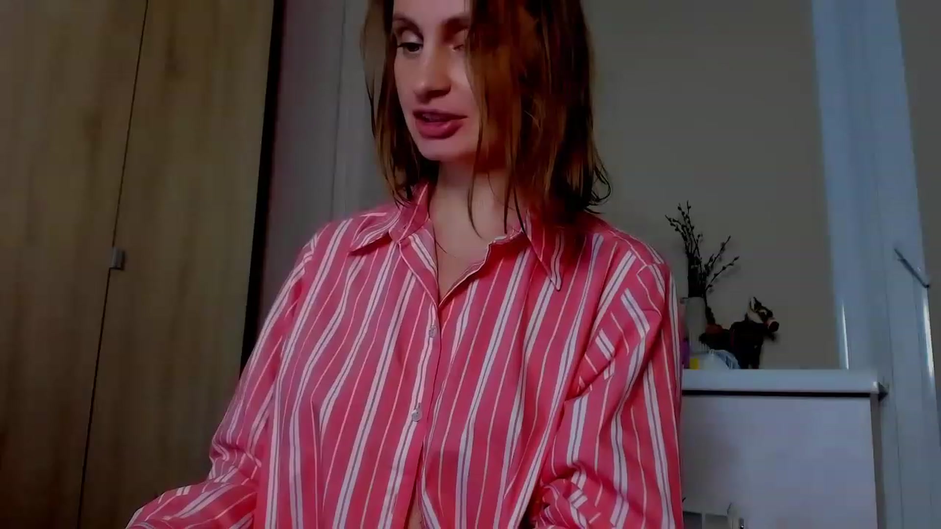 Gallery image thumbnail from Elenapre's myfreecams stream on, 07/08/2023, 07:36 image 7 of 20