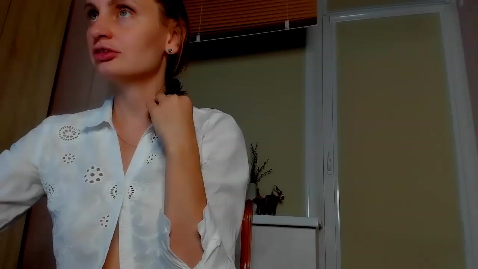 Gallery image thumbnail from Elenapre's myfreecams stream on, 07/15/2023, 06:12 image 15 of 20