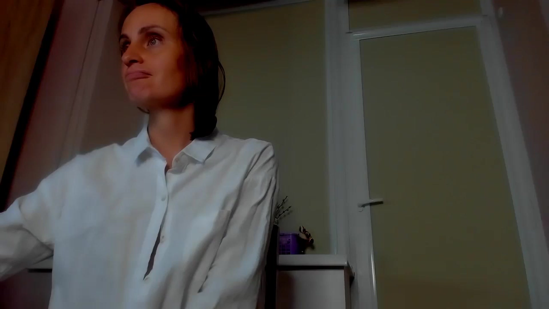 Gallery image thumbnail from Elenapre's myfreecams stream on, 08/21/2023, 06:20 image 3 of 20