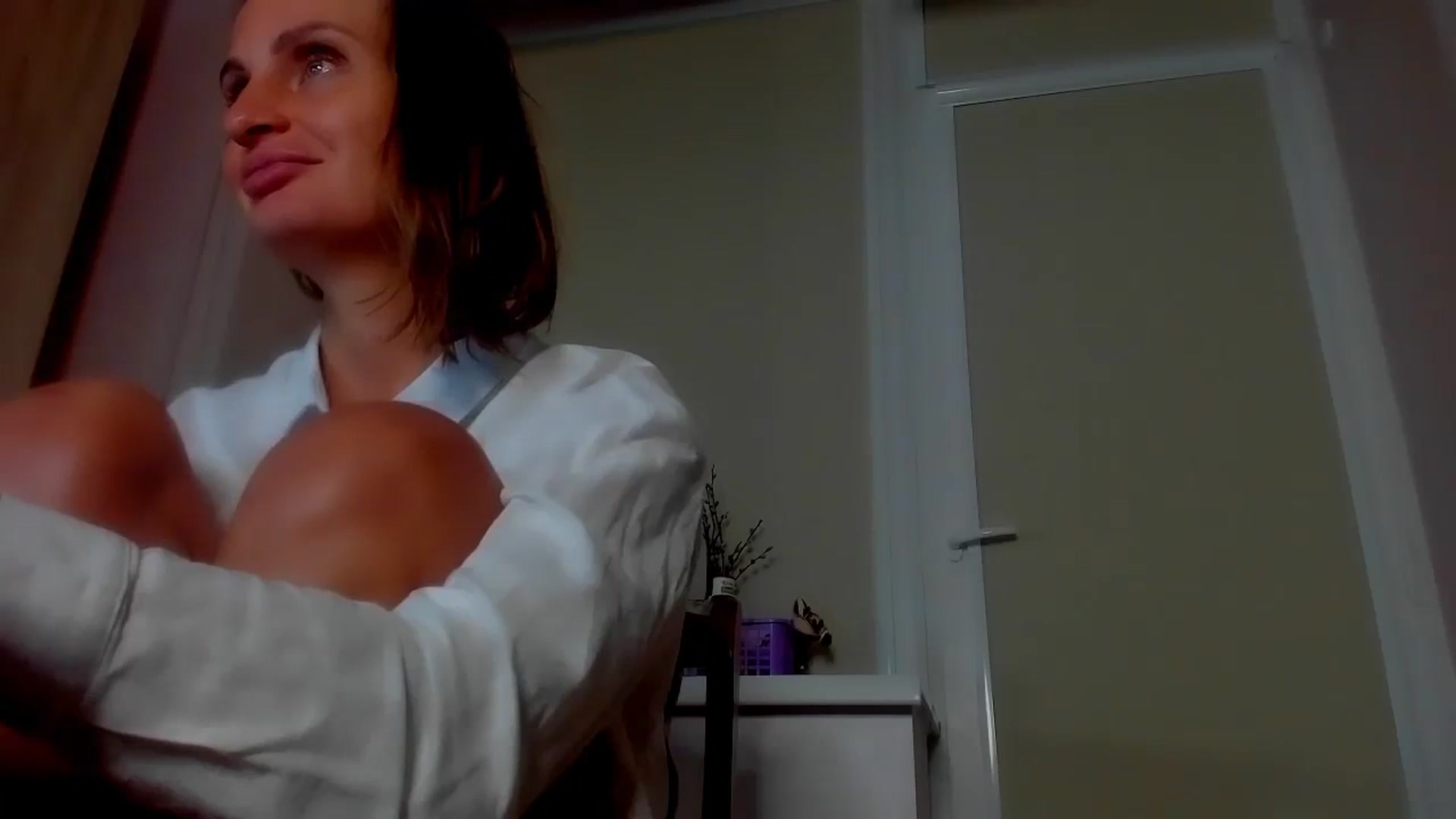 Gallery image thumbnail from Elenapre's myfreecams stream on, 08/21/2023, 06:20 image 10 of 20