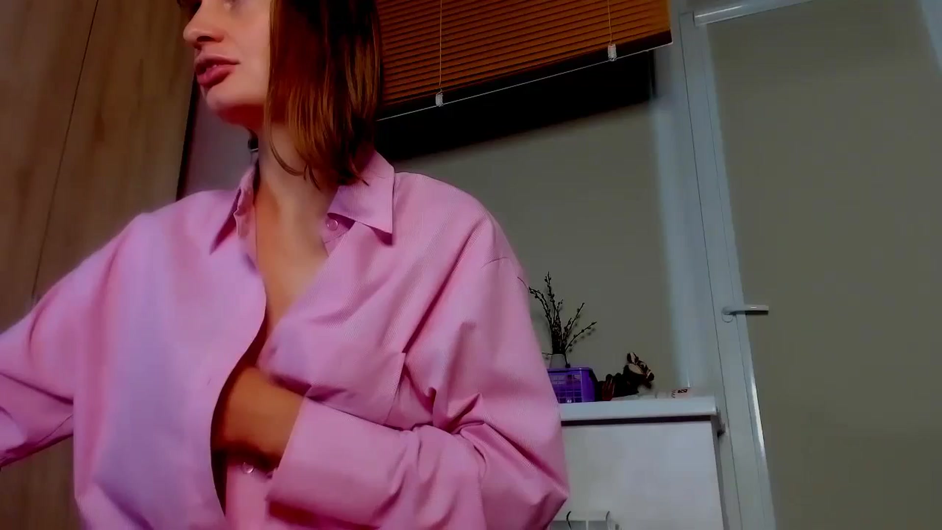 Gallery image thumbnail from Elenapre's myfreecams stream on, 09/19/2023, 07:47 image 7 of 20