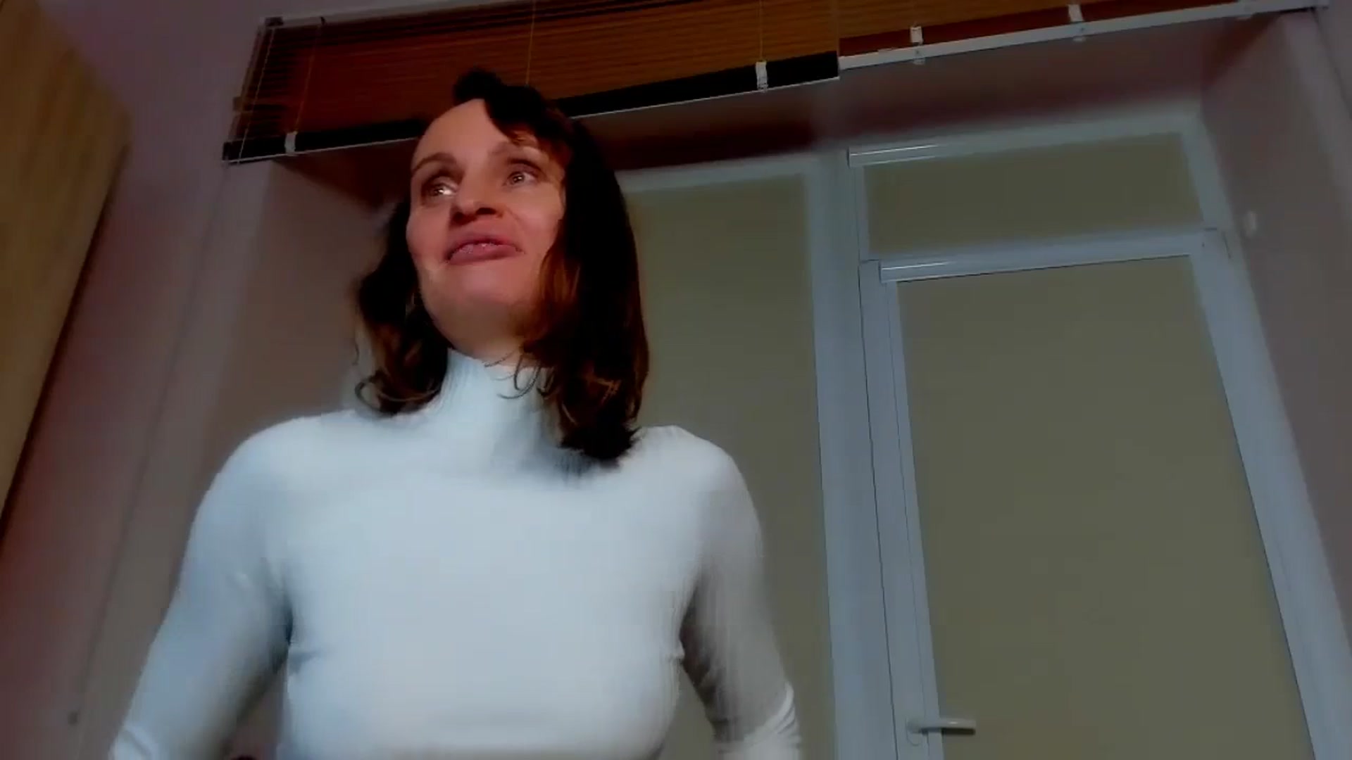 Gallery image thumbnail from Elenapre's myfreecams stream on, 11/04/2023, 07:13 image 19 of 20