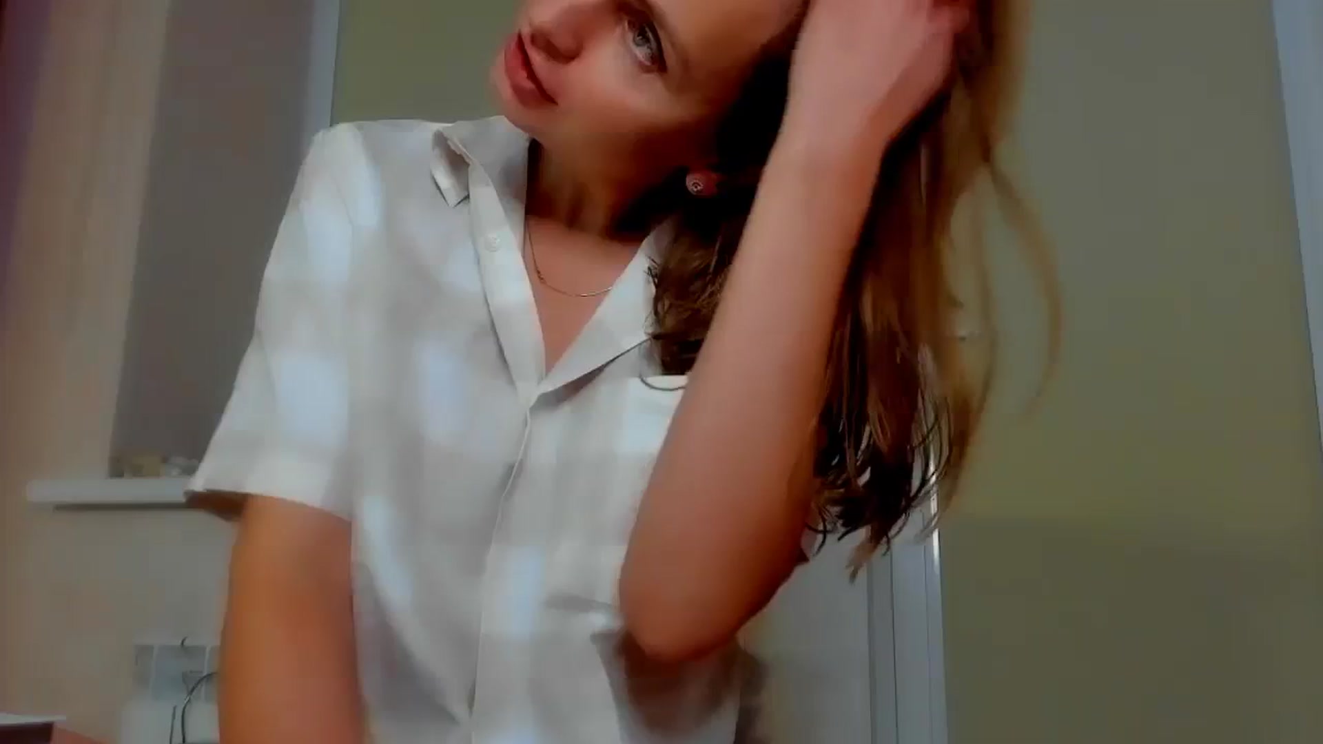 Gallery image thumbnail from Elenapre's myfreecams stream on, 11/17/2023, 10:34 image 8 of 20