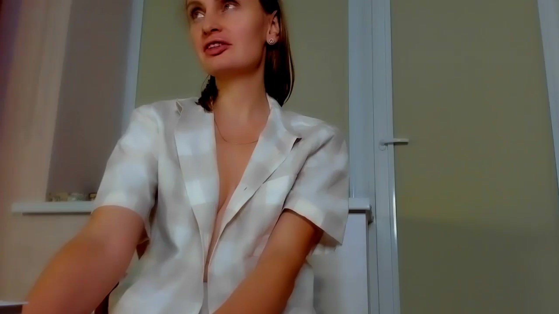 Gallery image thumbnail from Elenapre's myfreecams stream on, 11/17/2023, 10:34 image 1 of 20
