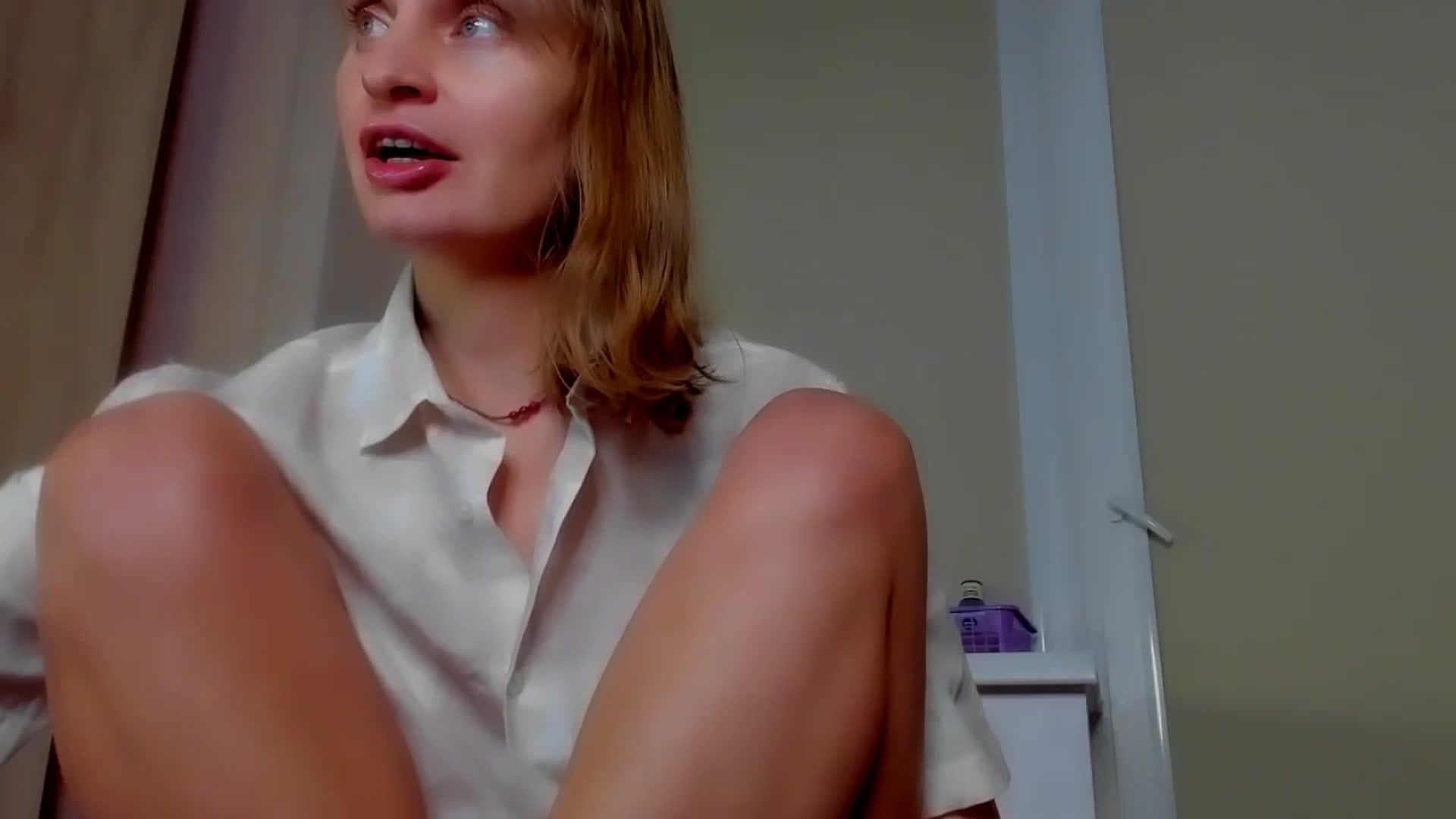 Gallery image thumbnail from Elenapre's myfreecams stream on, 11/22/2023, 07:07 image 15 of 20