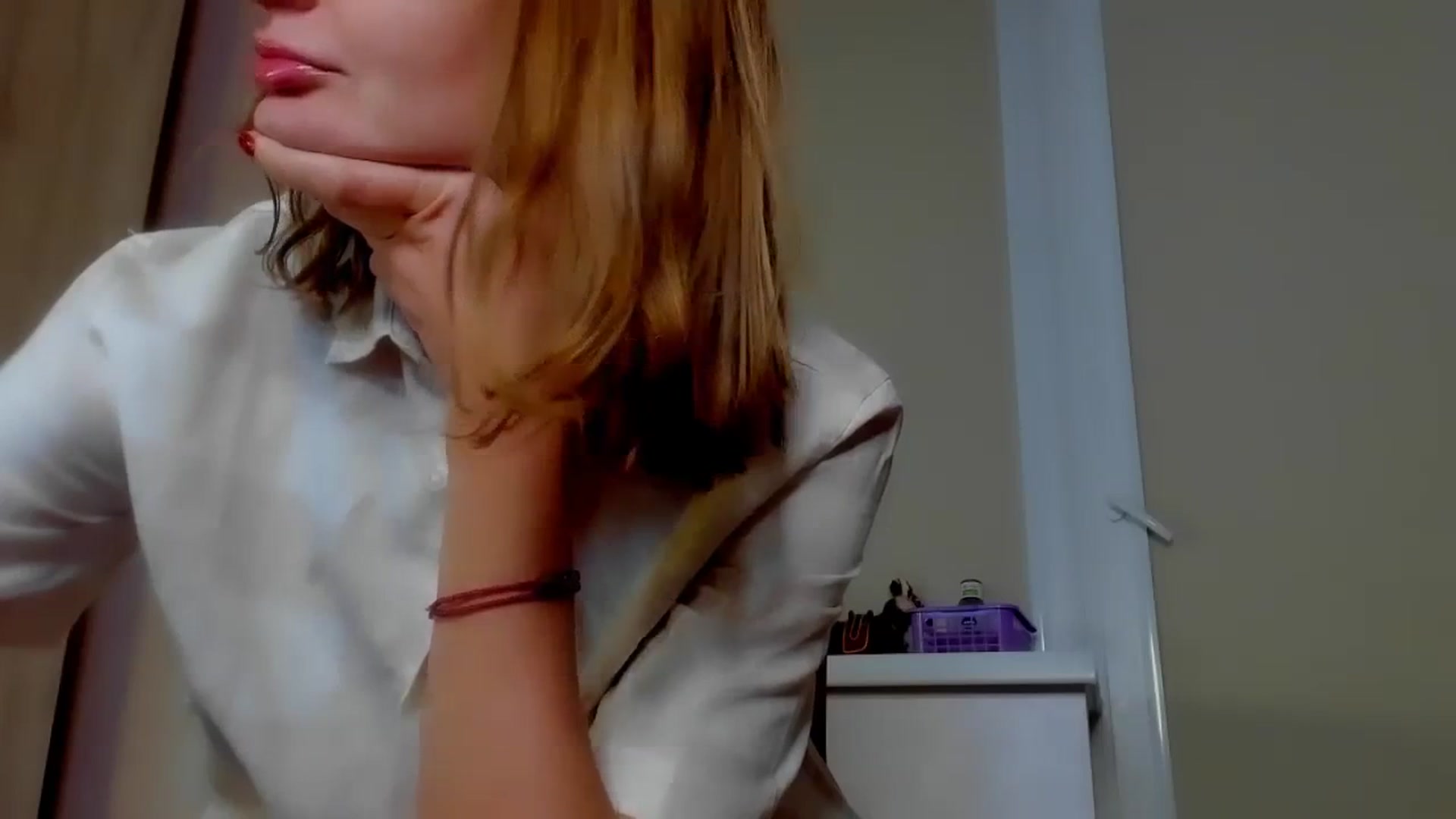 Gallery image thumbnail from Elenapre's myfreecams stream on, 11/22/2023, 07:07 image 7 of 20