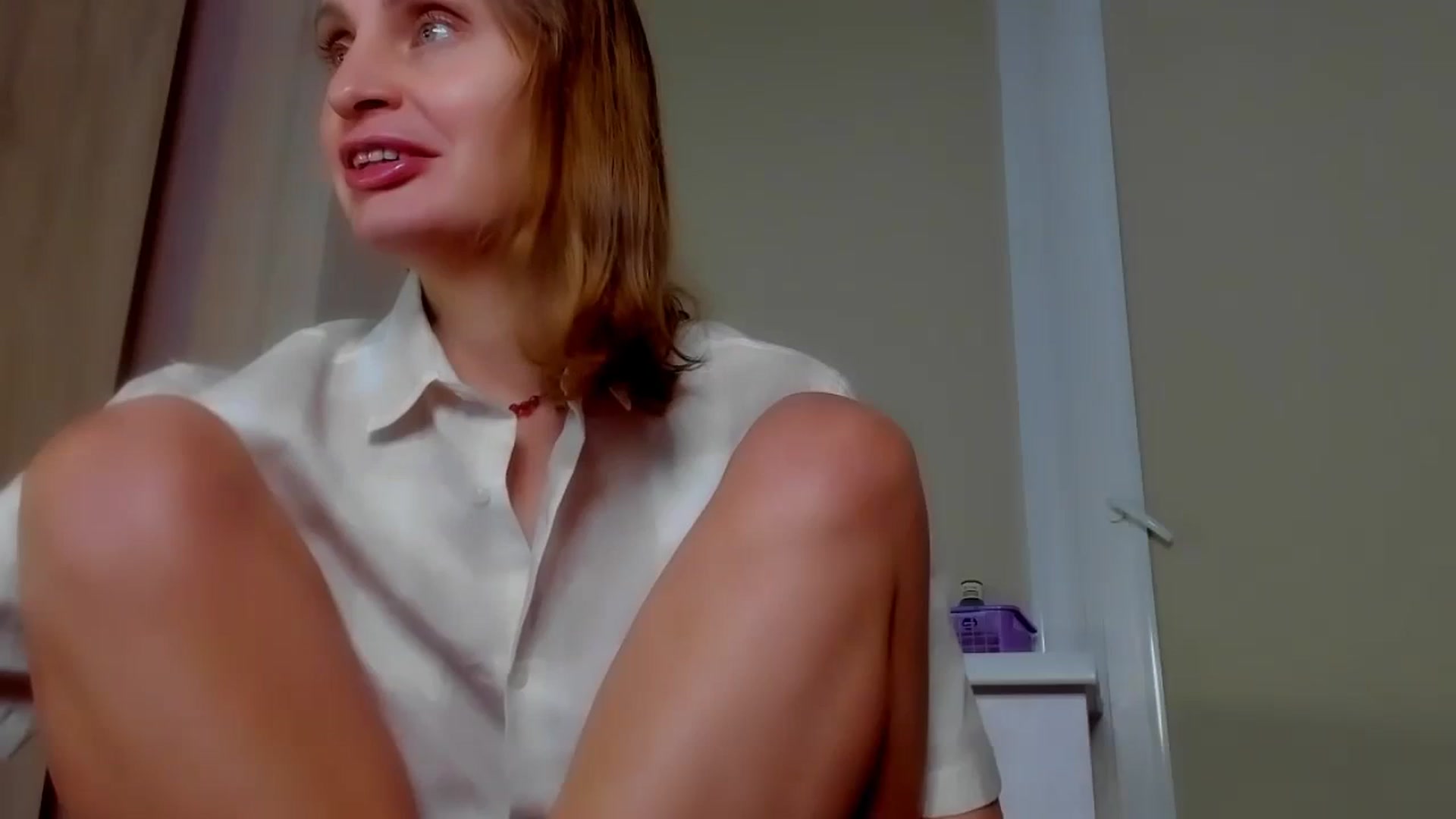 Gallery image thumbnail from Elenapre's myfreecams stream on, 11/22/2023, 07:07 image 17 of 20