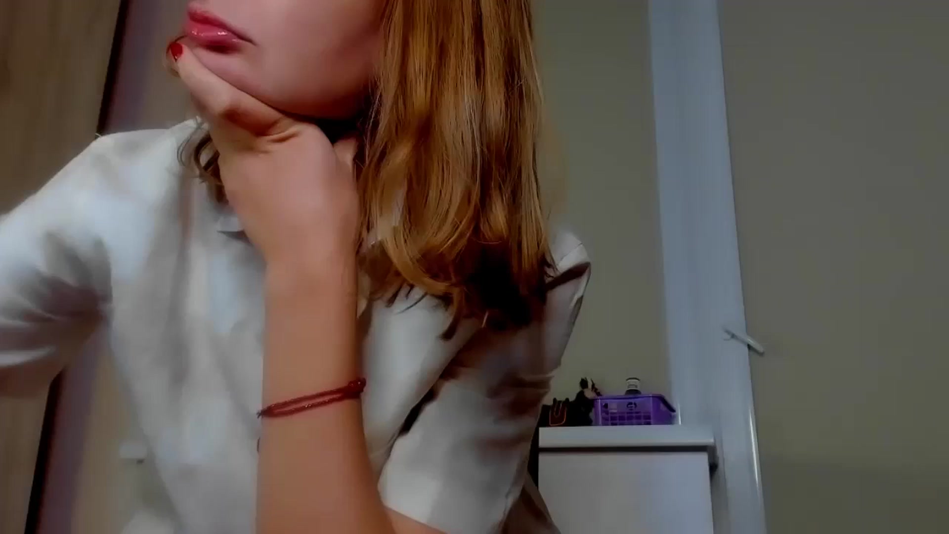 Gallery image thumbnail from Elenapre's myfreecams stream on, 11/22/2023, 07:07 image 8 of 20