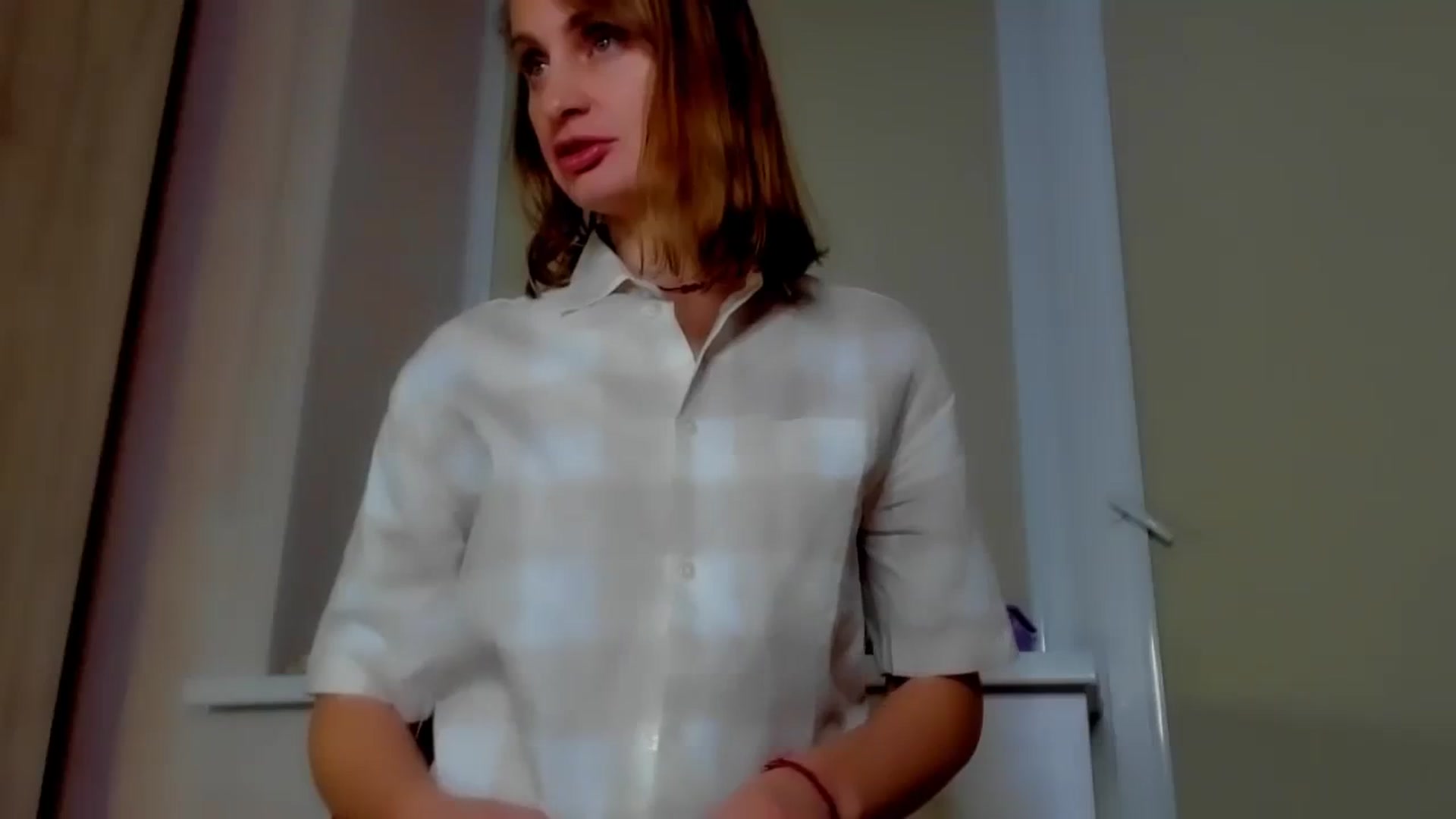 Gallery image thumbnail from Elenapre's myfreecams stream on, 11/22/2023, 07:29 image 17 of 20