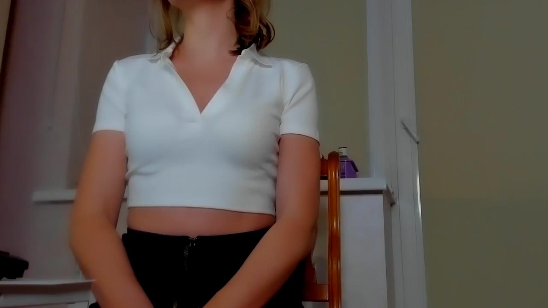 Gallery image thumbnail from Elenapre's myfreecams stream on, 11/28/2023, 05:22 image 6 of 20