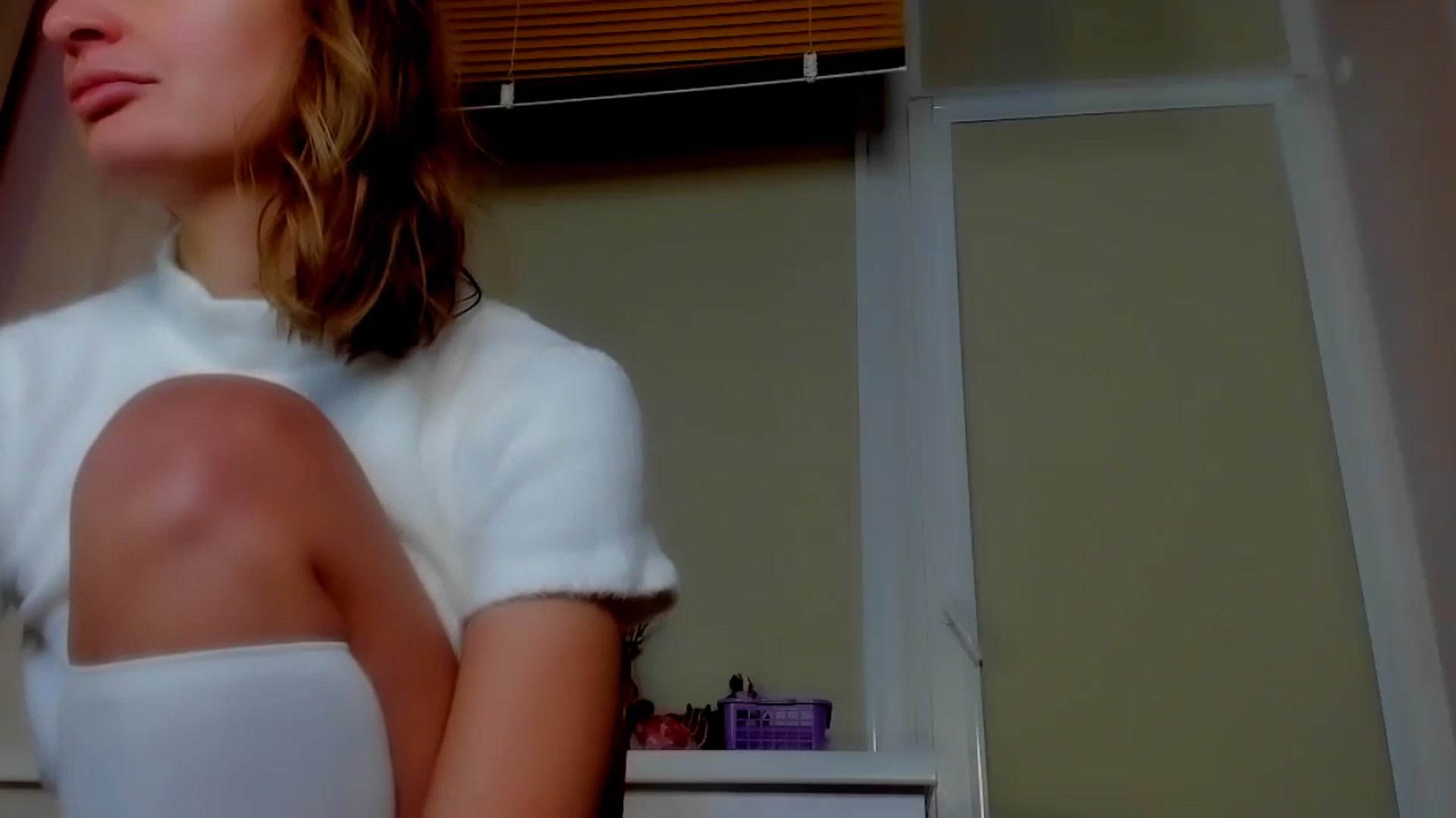 Gallery image thumbnail from Elenapre's myfreecams stream on, 12/09/2023, 08:31 image 3 of 20