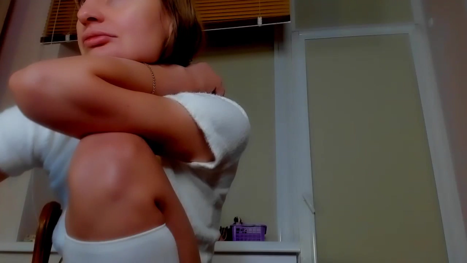 Gallery image thumbnail from Elenapre's myfreecams stream on, 12/09/2023, 08:31 image 8 of 20